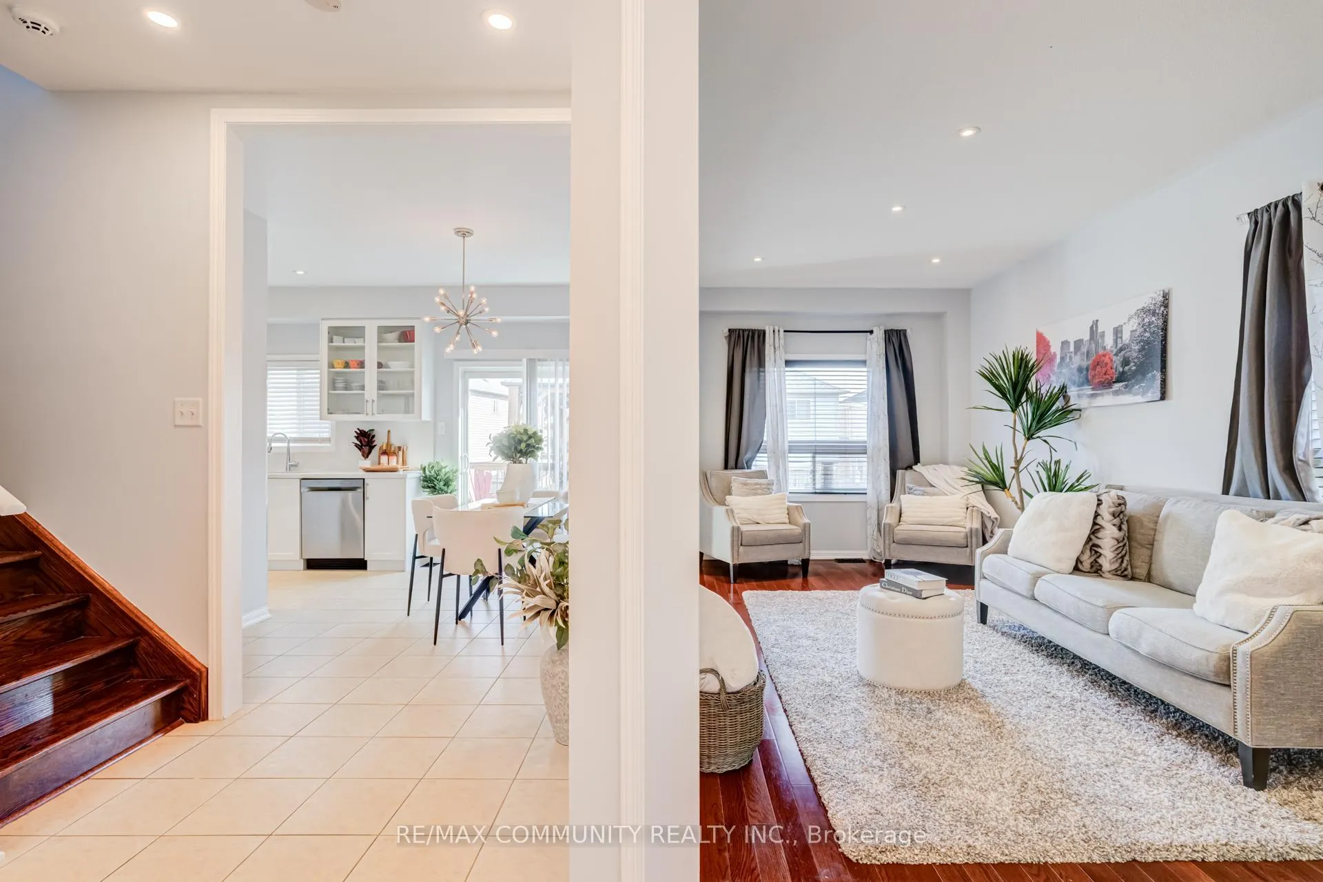 Photo 4 of 940 Ormond Drive, Oshawa, Samac — HOMEH