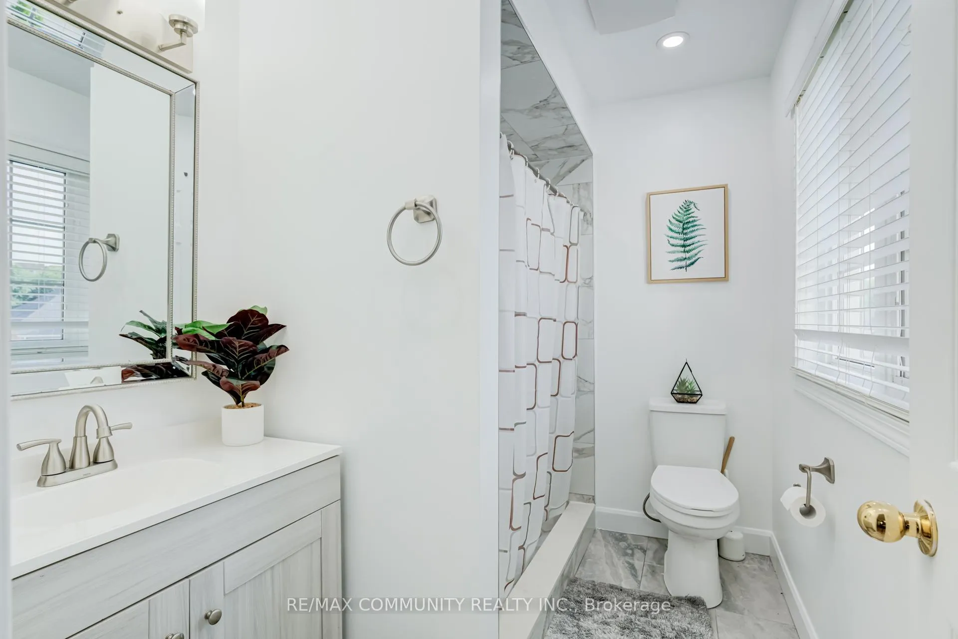 Photo 20 of 940 Ormond Drive, Oshawa, Samac — HOMEH