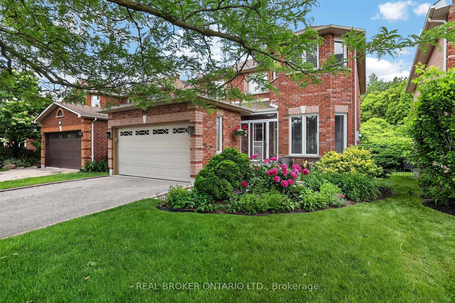Photo 2 of 813 Surin Court, Newmarket, Gorham-College Manor — HOMEH