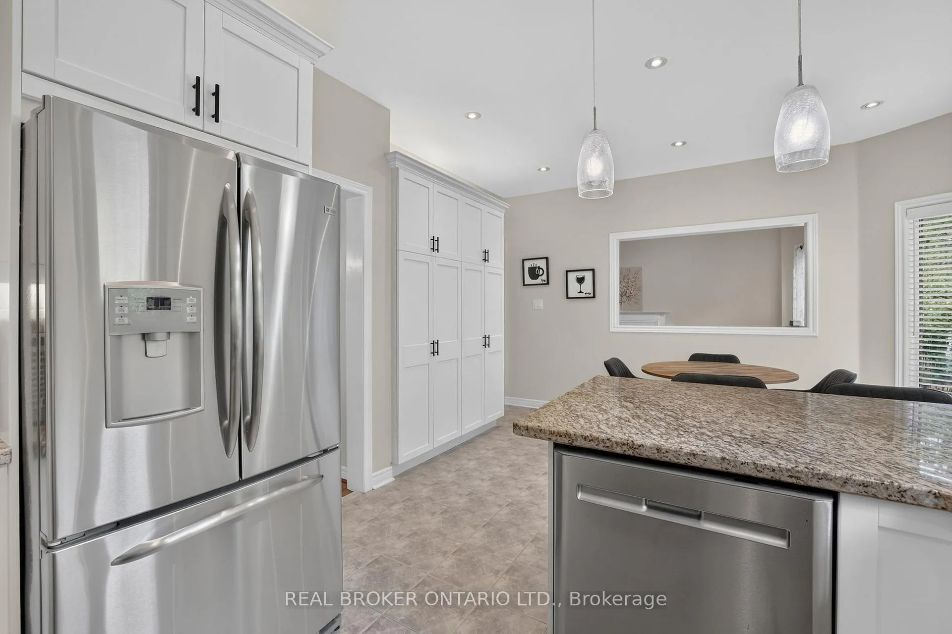 Photo 9 of 813 Surin Court, Newmarket, Gorham-College Manor — HOMEH