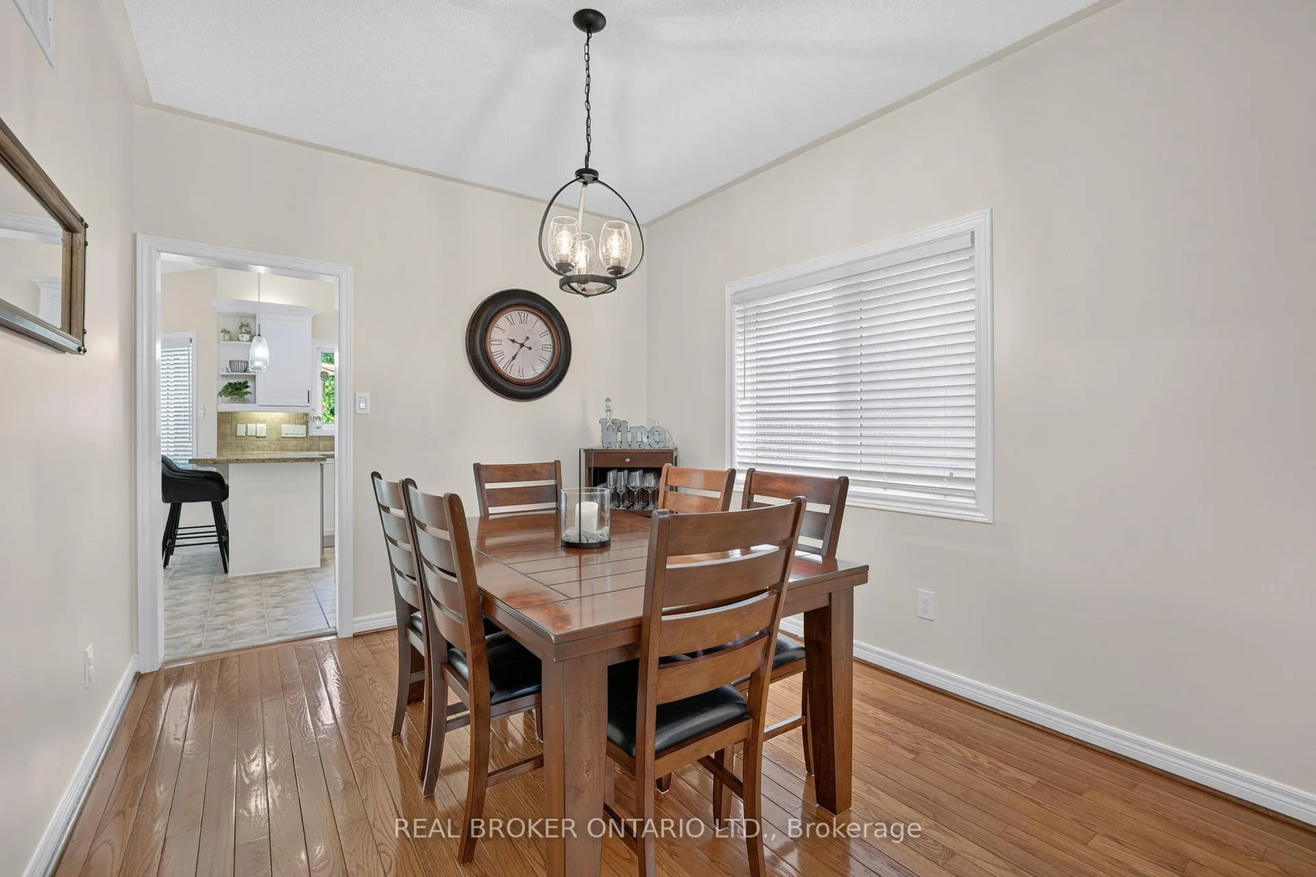 Photo 10 of 813 Surin Court, Newmarket, Gorham-College Manor — HOMEH