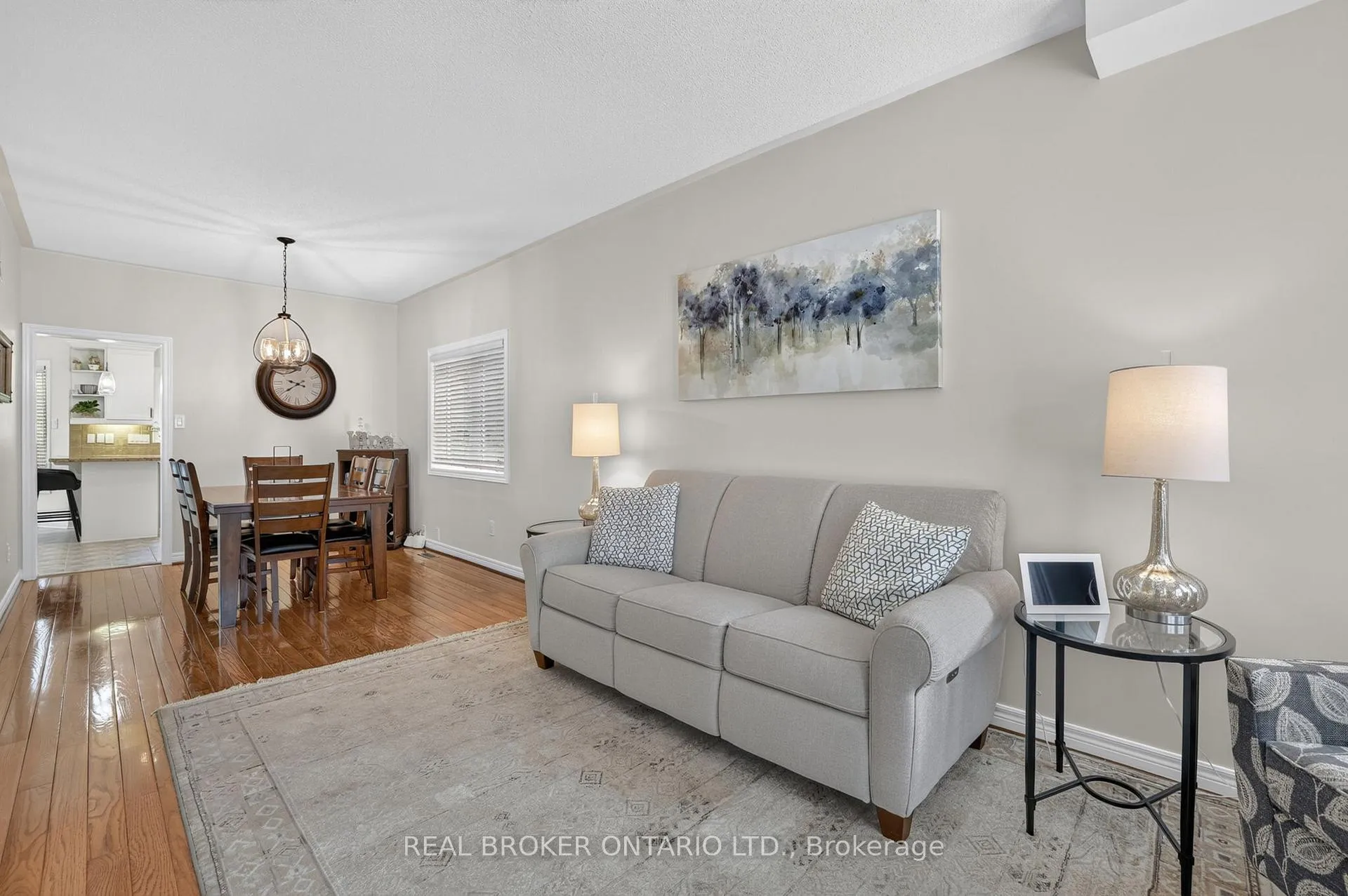 Photo 12 of 813 Surin Court, Newmarket, Gorham-College Manor — HOMEH