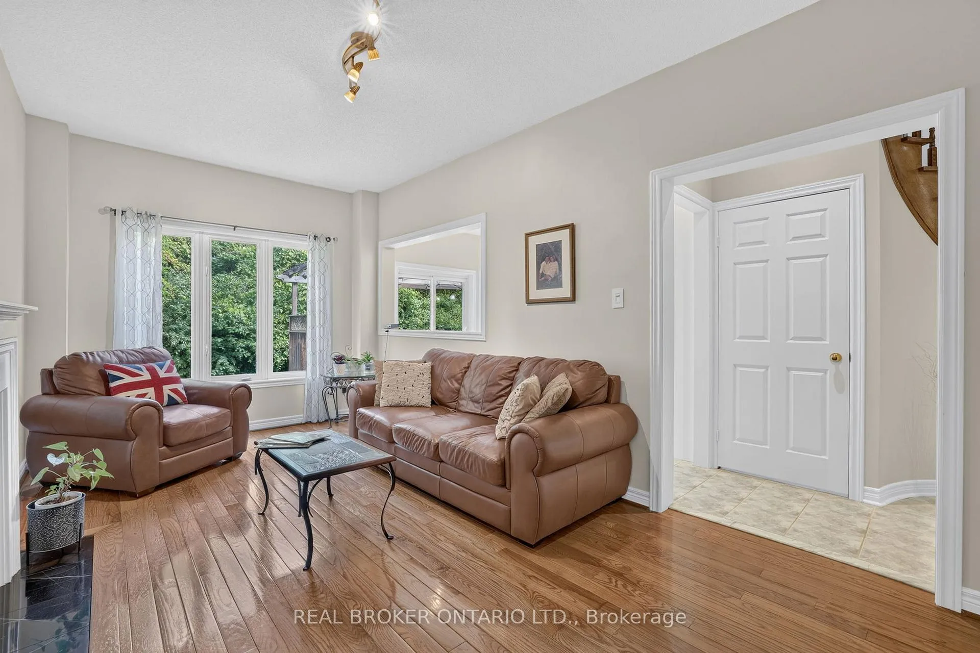 Photo 14 of 813 Surin Court, Newmarket, Gorham-College Manor — HOMEH