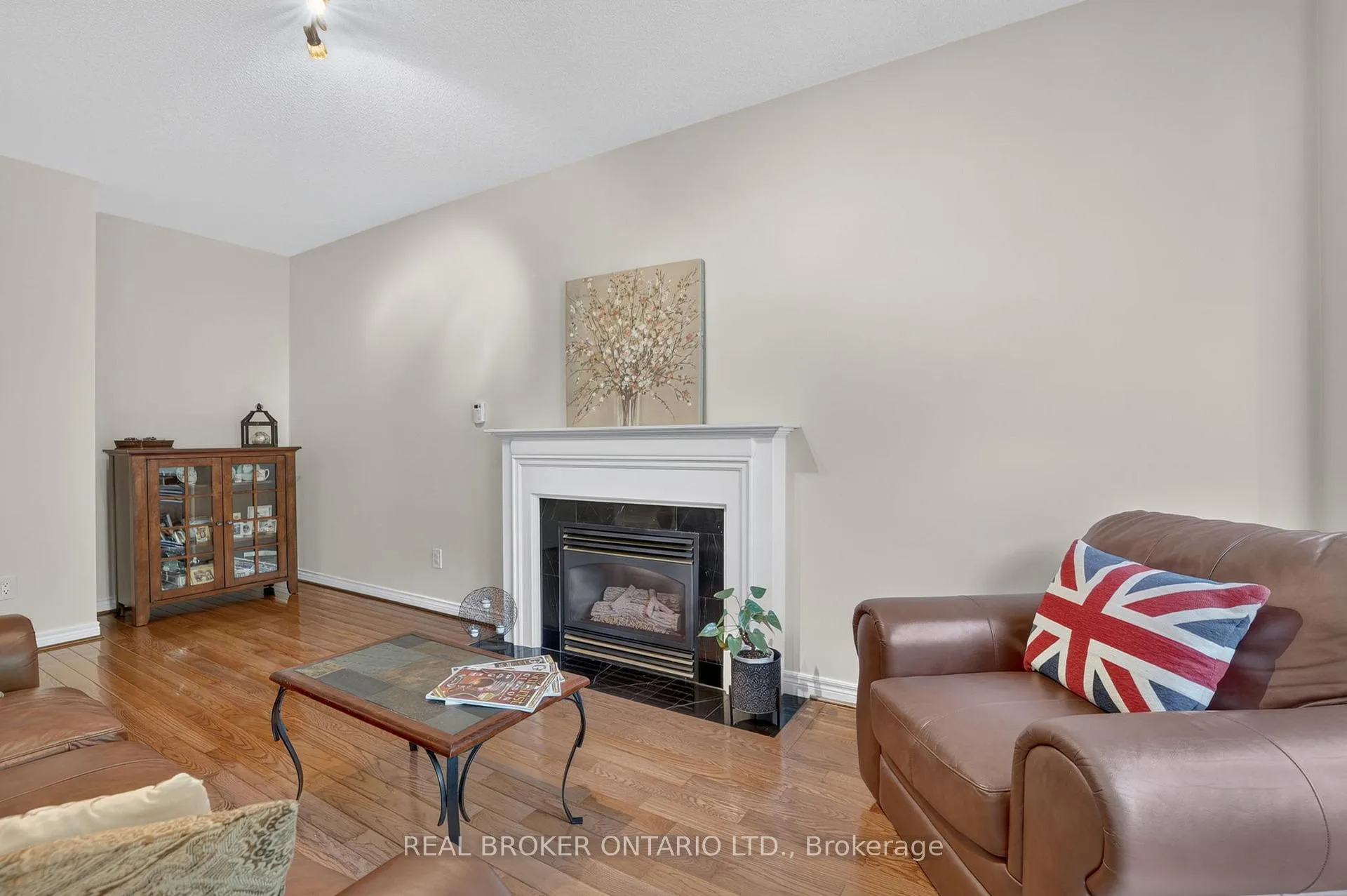 Photo 15 of 813 Surin Court, Newmarket, Gorham-College Manor — HOMEH