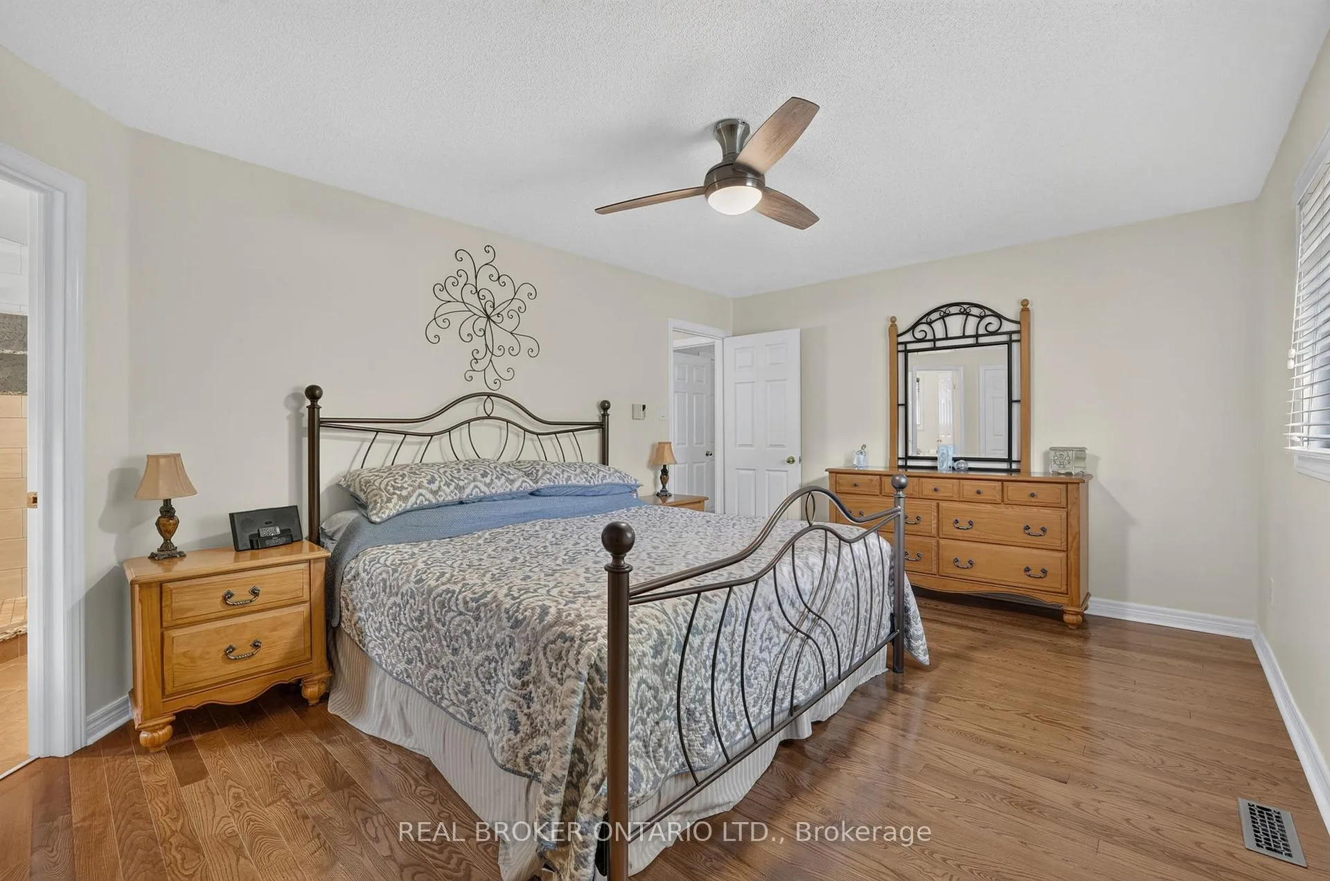 Photo 22 of 813 Surin Court, Newmarket, Gorham-College Manor — HOMEH