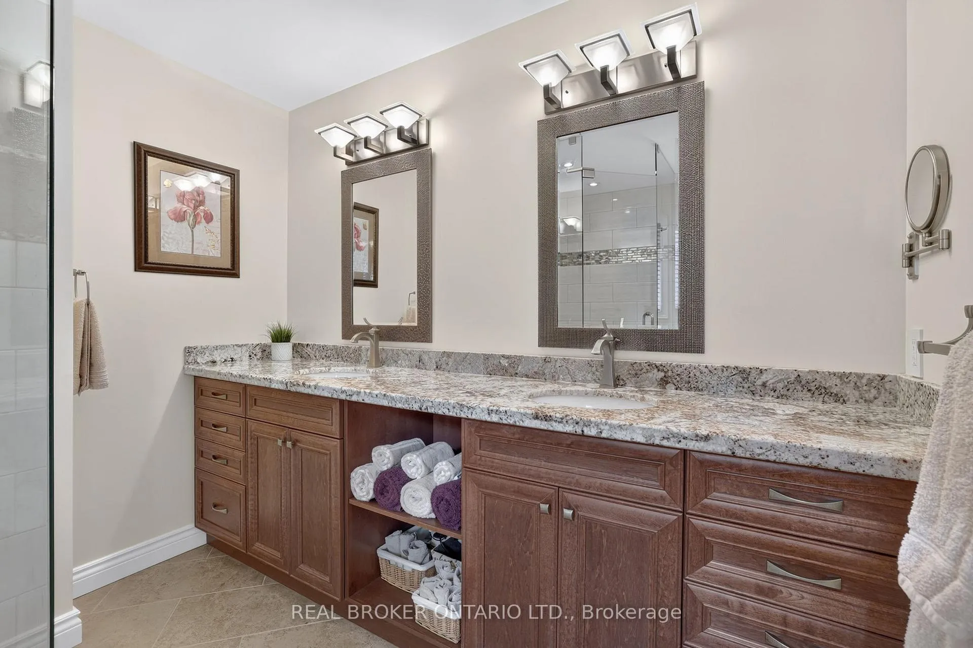 Photo 23 of 813 Surin Court, Newmarket, Gorham-College Manor — HOMEH