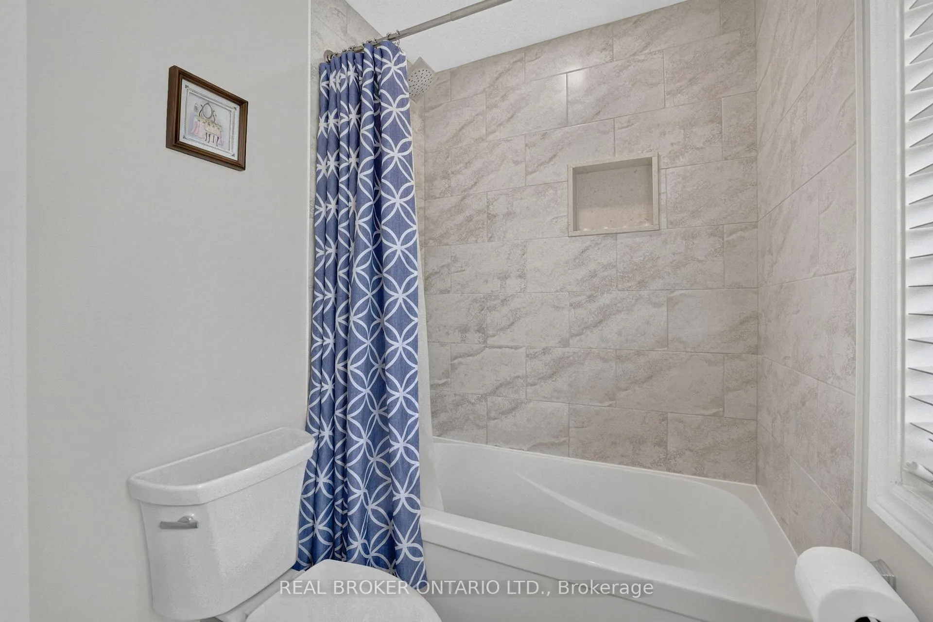 Photo 32 of 813 Surin Court, Newmarket, Gorham-College Manor — HOMEH