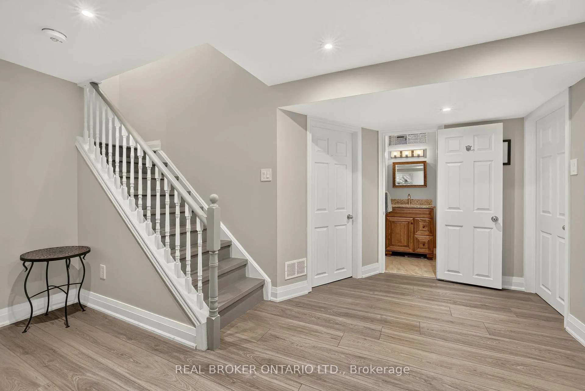 Photo 33 of 813 Surin Court, Newmarket, Gorham-College Manor — HOMEH