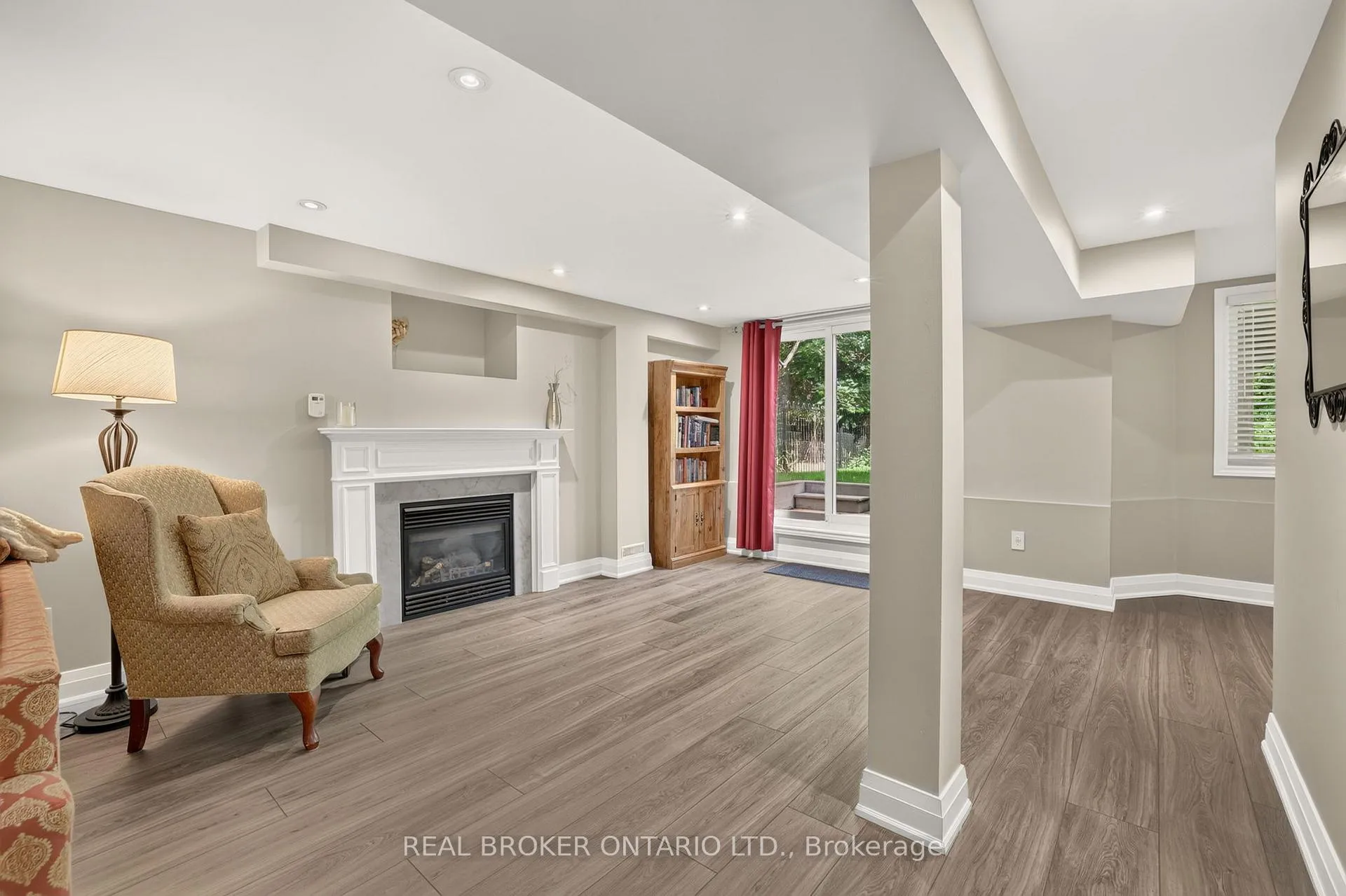 Photo 35 of 813 Surin Court, Newmarket, Gorham-College Manor — HOMEH
