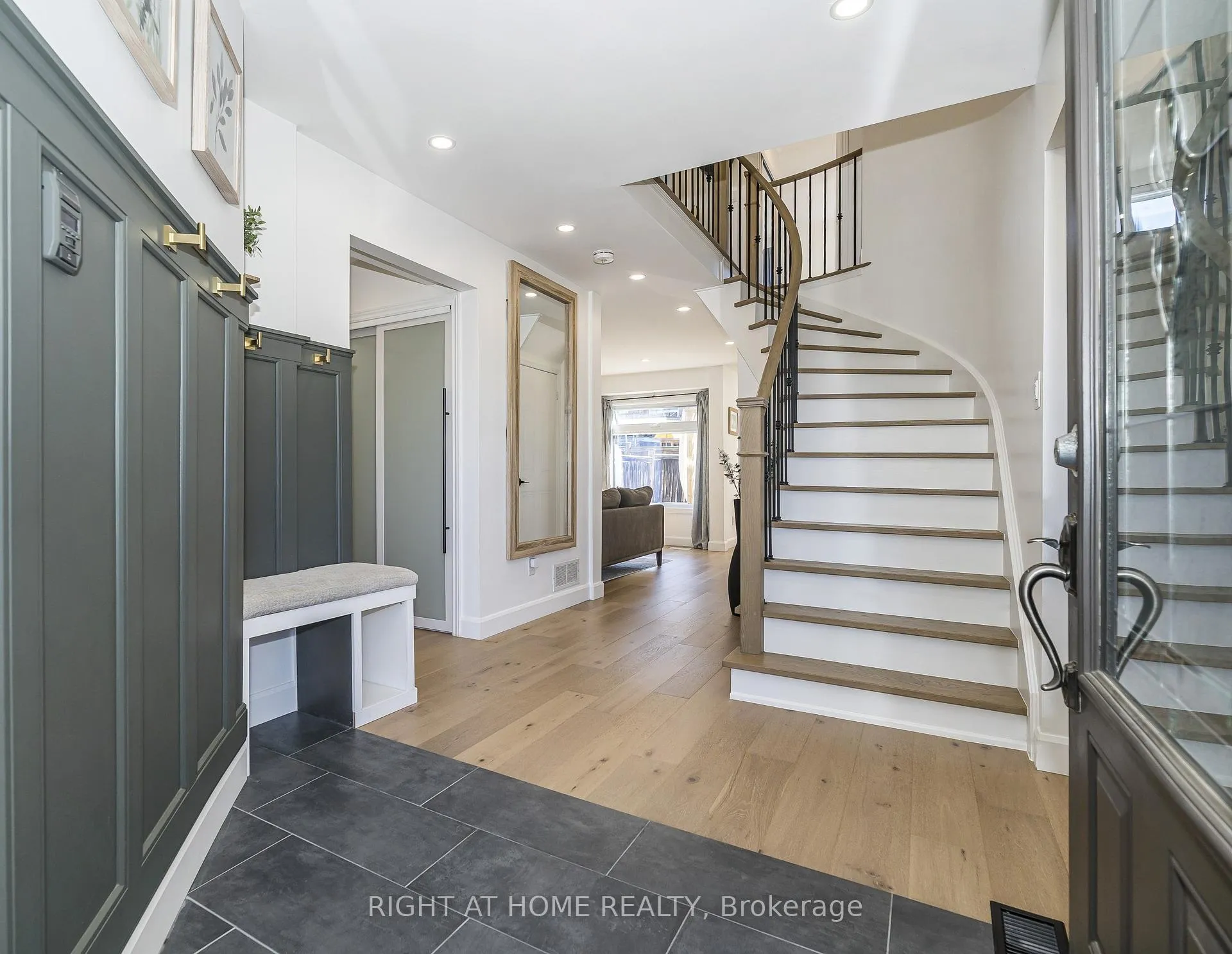 Photo 5 of 82 Reed Drive, Ajax, Central — HOMEH