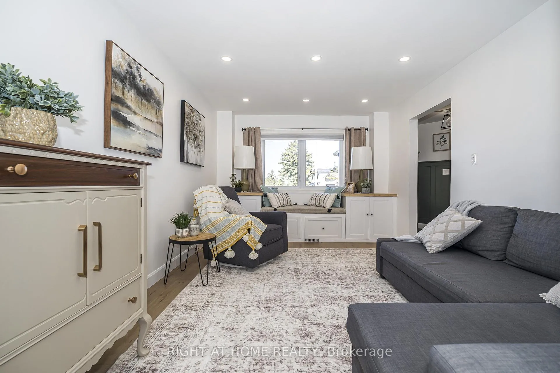 Photo 8 of 82 Reed Drive, Ajax, Central — HOMEH
