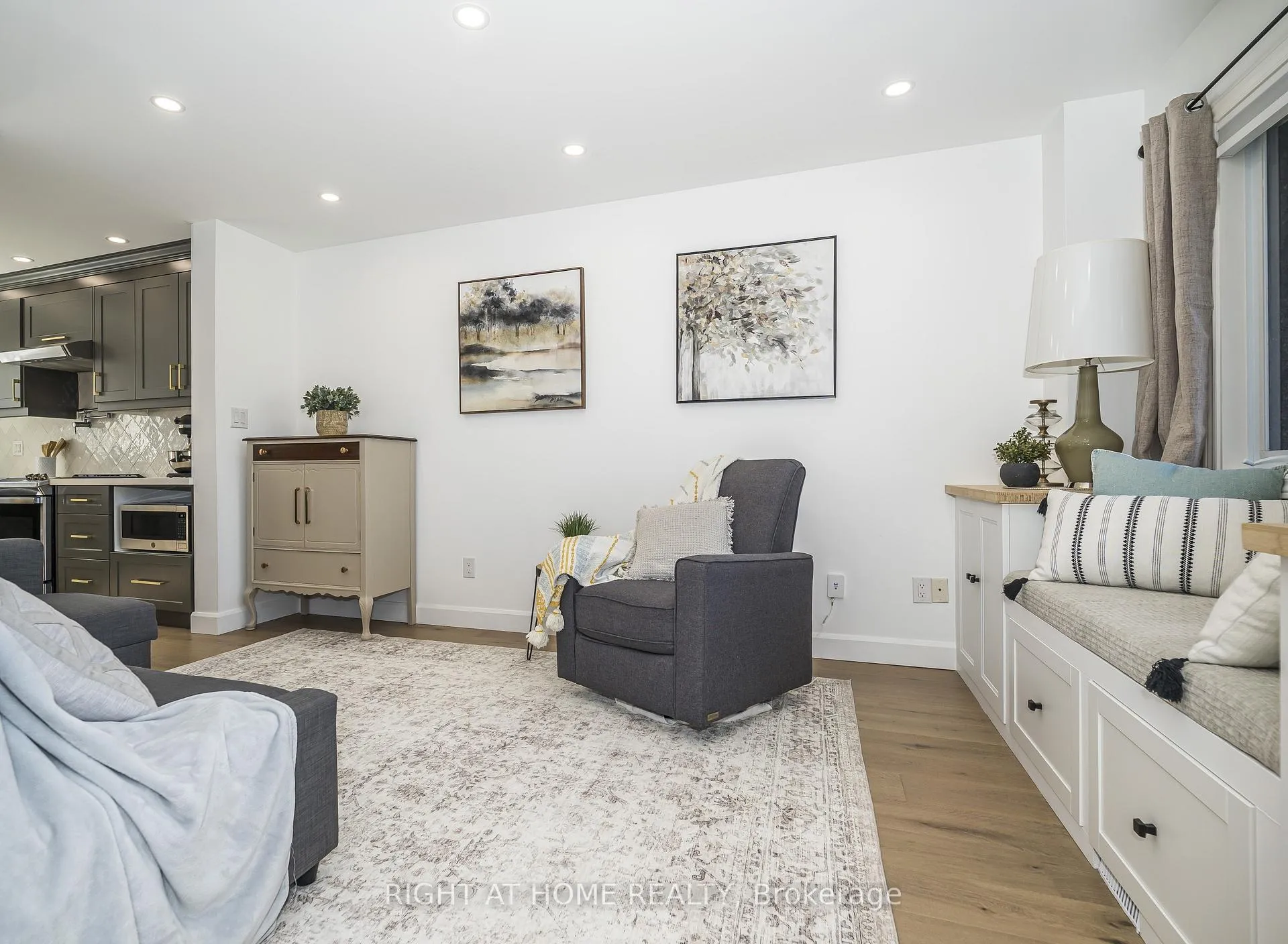 Photo 10 of 82 Reed Drive, Ajax, Central — HOMEH