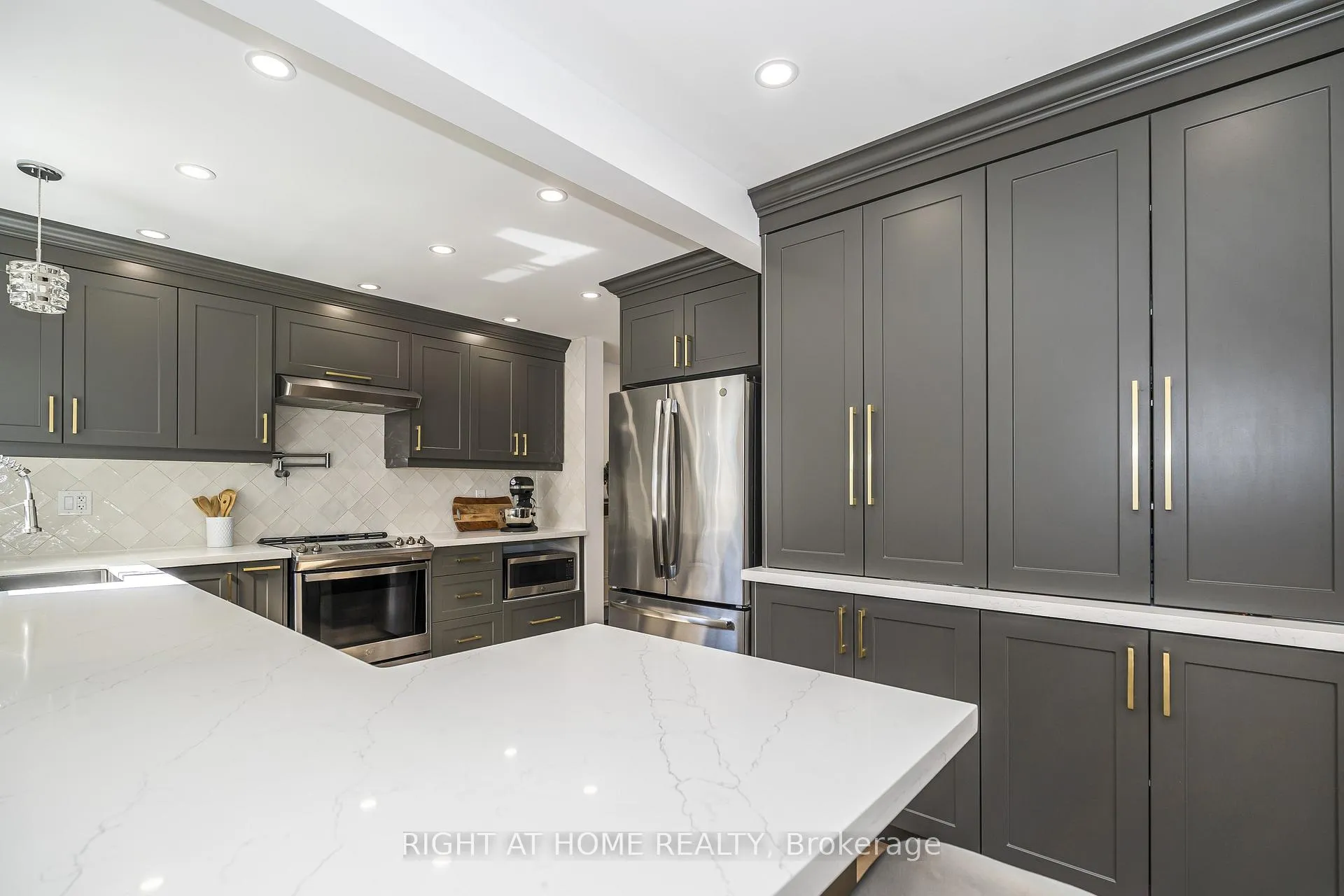 Photo 12 of 82 Reed Drive, Ajax, Central — HOMEH