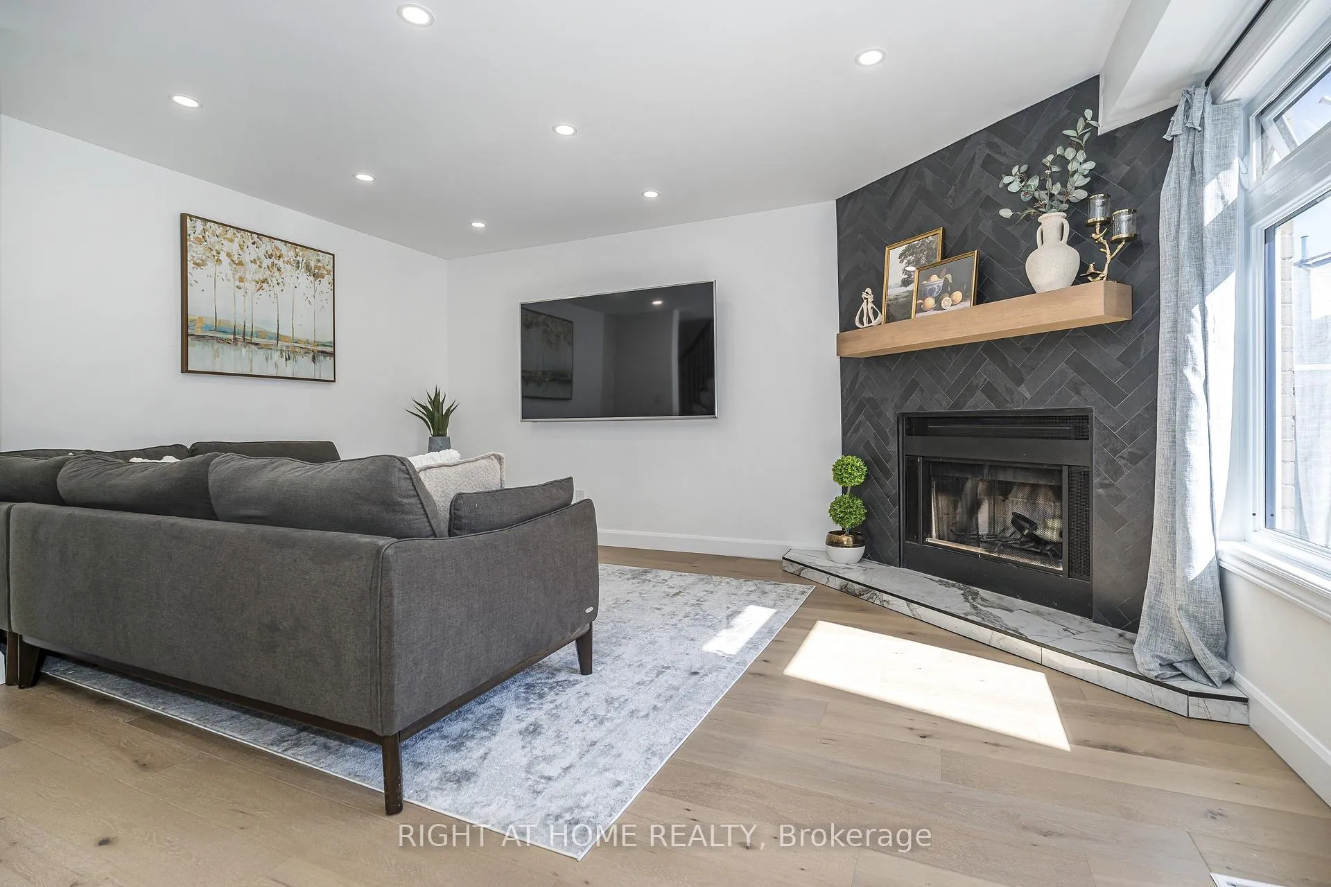 Photo 18 of 82 Reed Drive, Ajax, Central — HOMEH