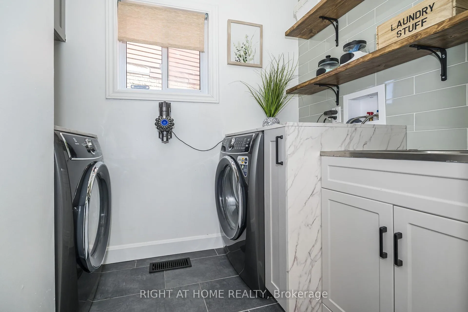 Photo 23 of 82 Reed Drive, Ajax, Central — HOMEH