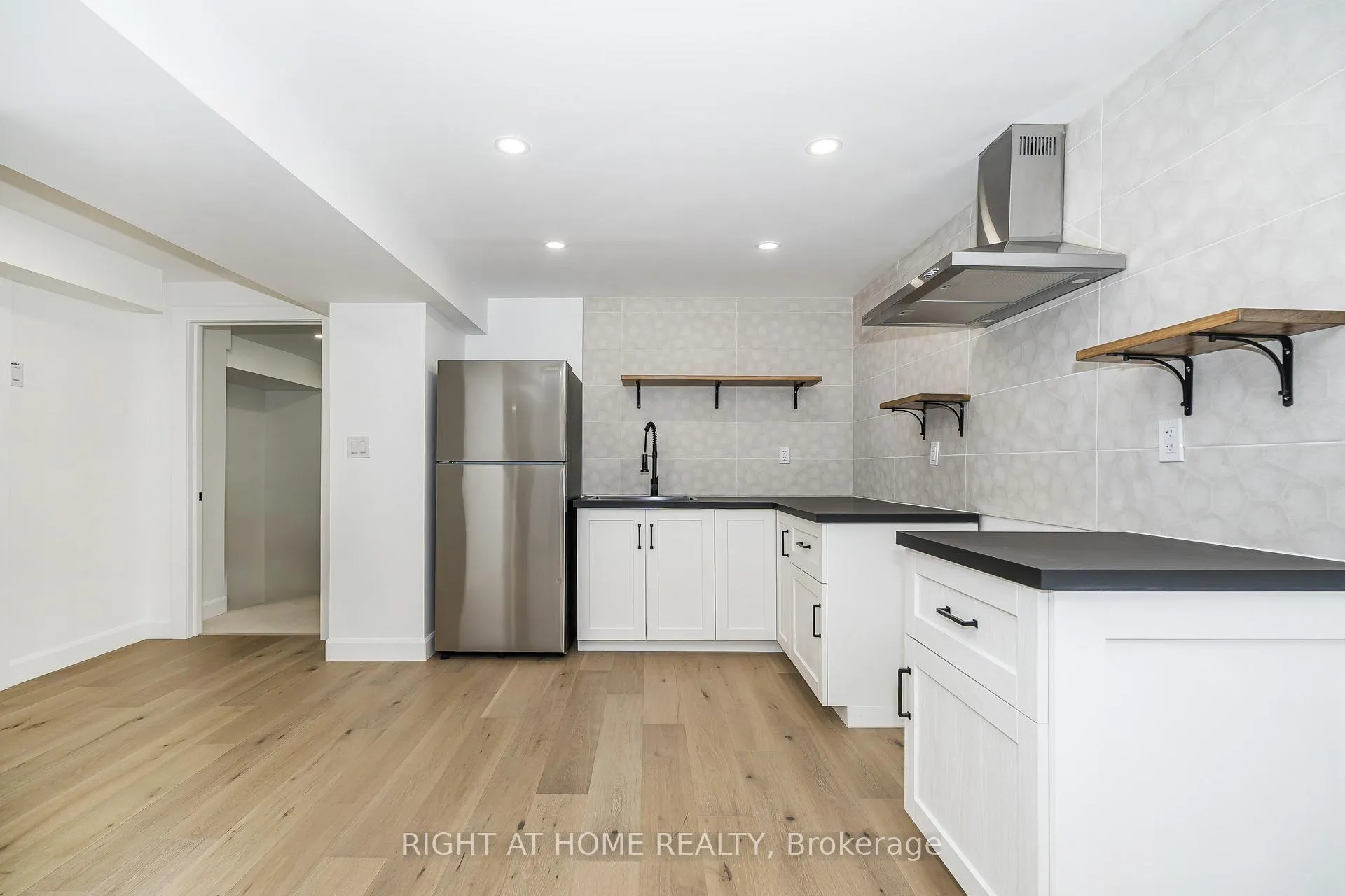 Photo 39 of 82 Reed Drive, Ajax, Central — HOMEH