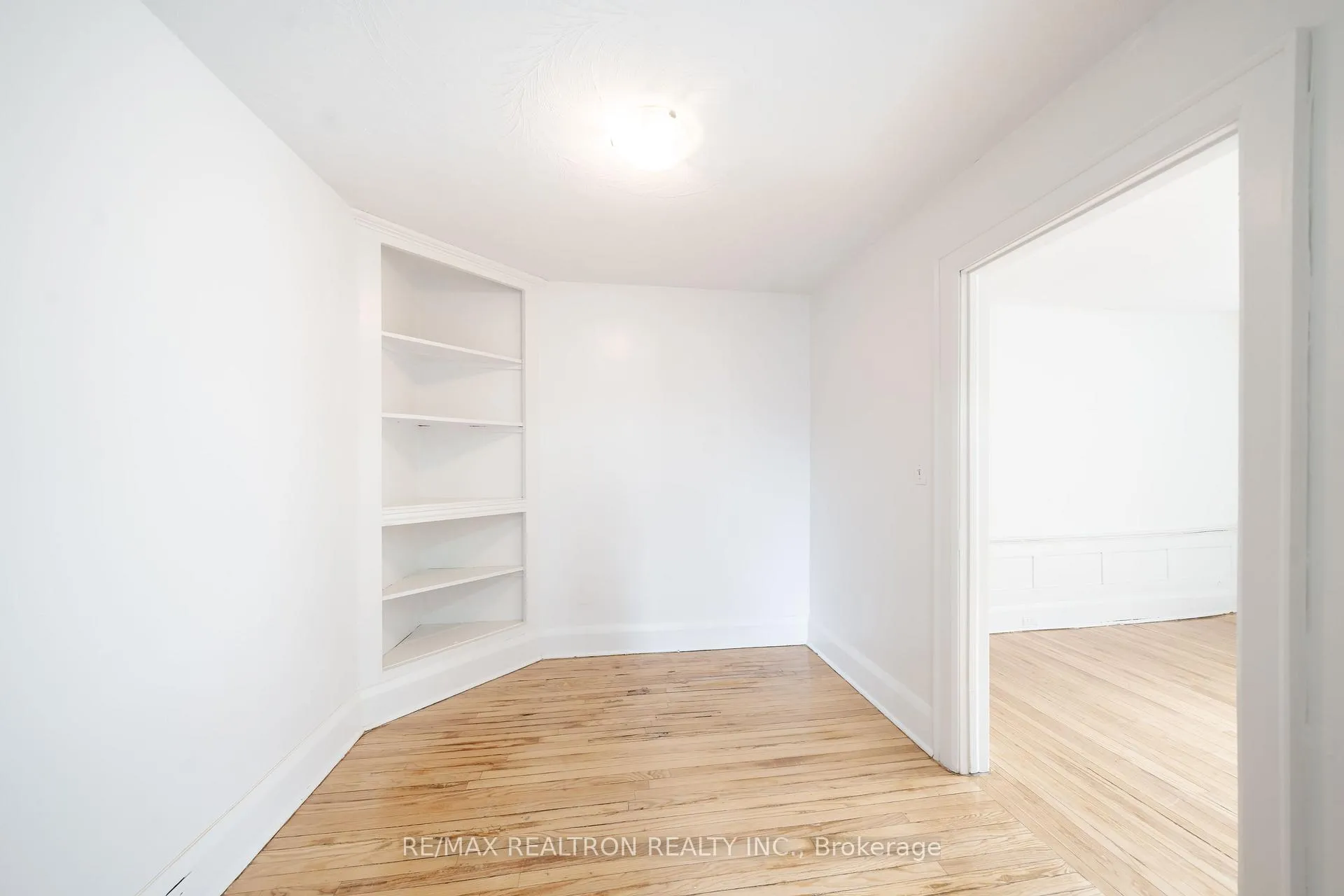 Photo 5 of Unit 30, 6 Kingston Road, Toronto, Woodbine Corridor — HOMEH