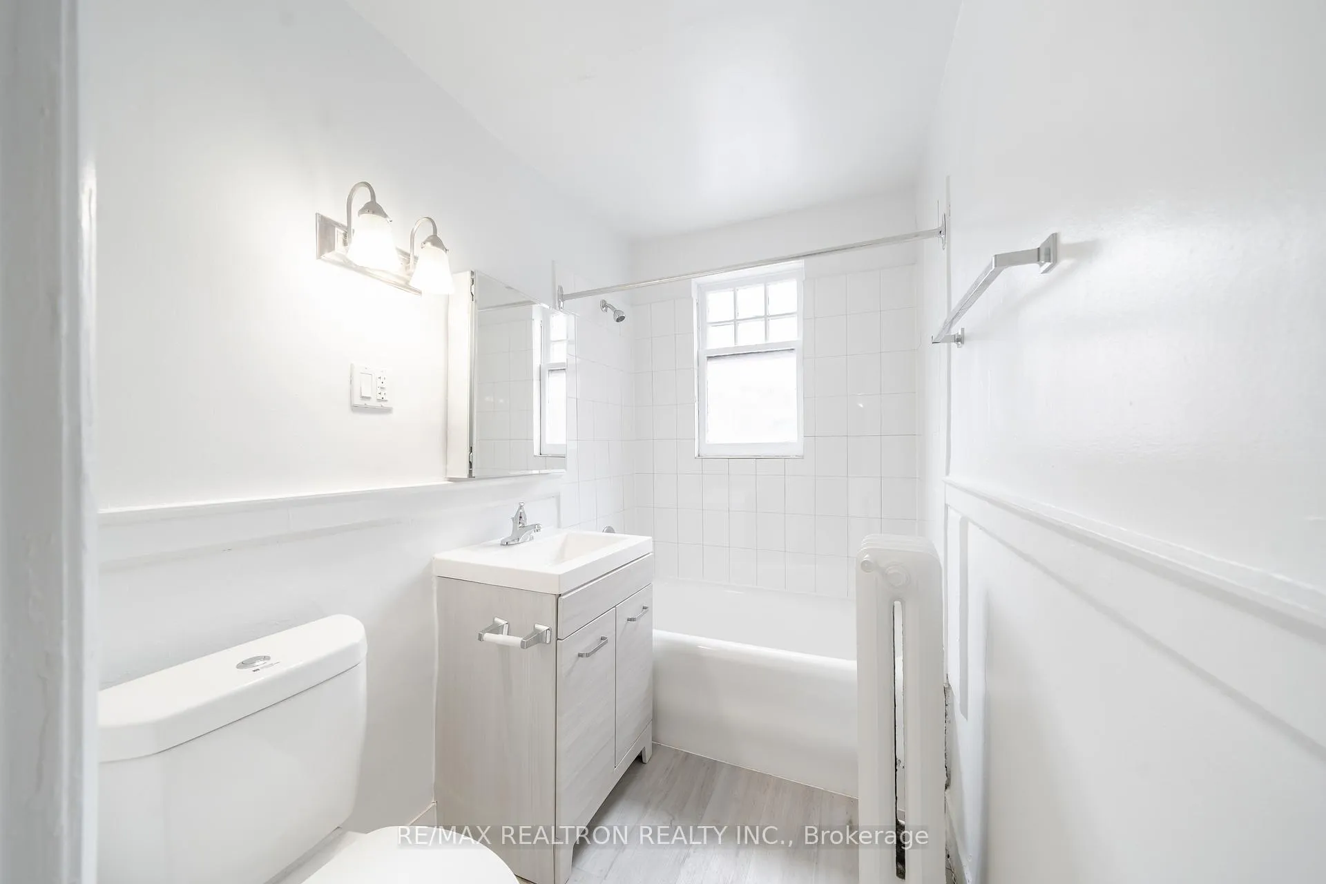 Photo 7 of Unit 30, 6 Kingston Road, Toronto, Woodbine Corridor — HOMEH