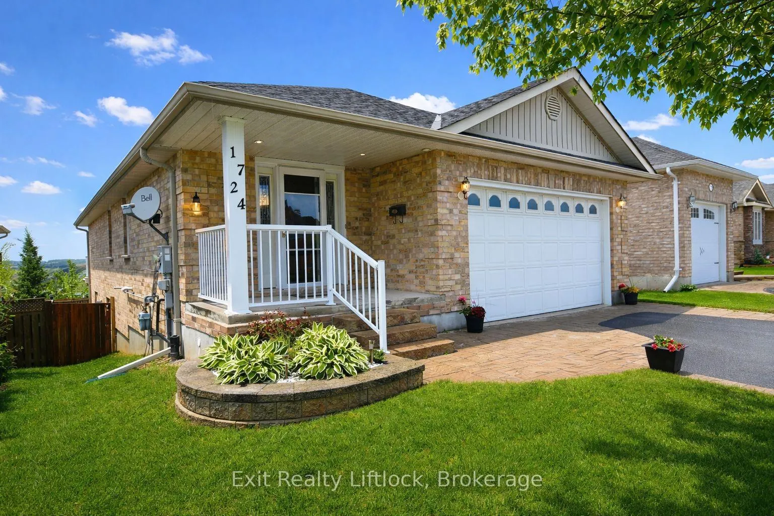 Photo 2 of 1724 Glenforest Boulevard, Peterborough, Monaghan Ward 2 — HOMEH