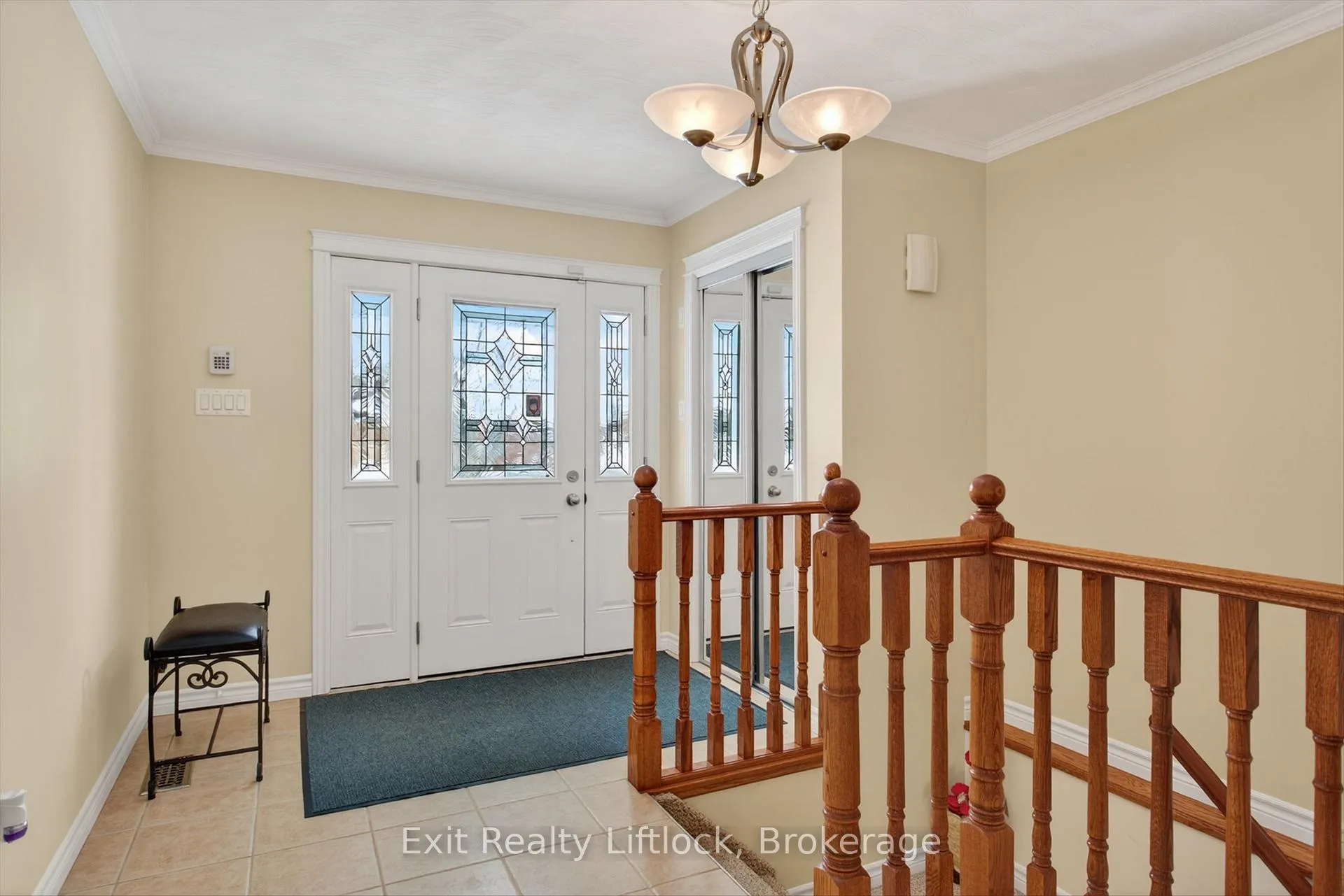 Photo 3 of 1724 Glenforest Boulevard, Peterborough, Monaghan Ward 2 — HOMEH