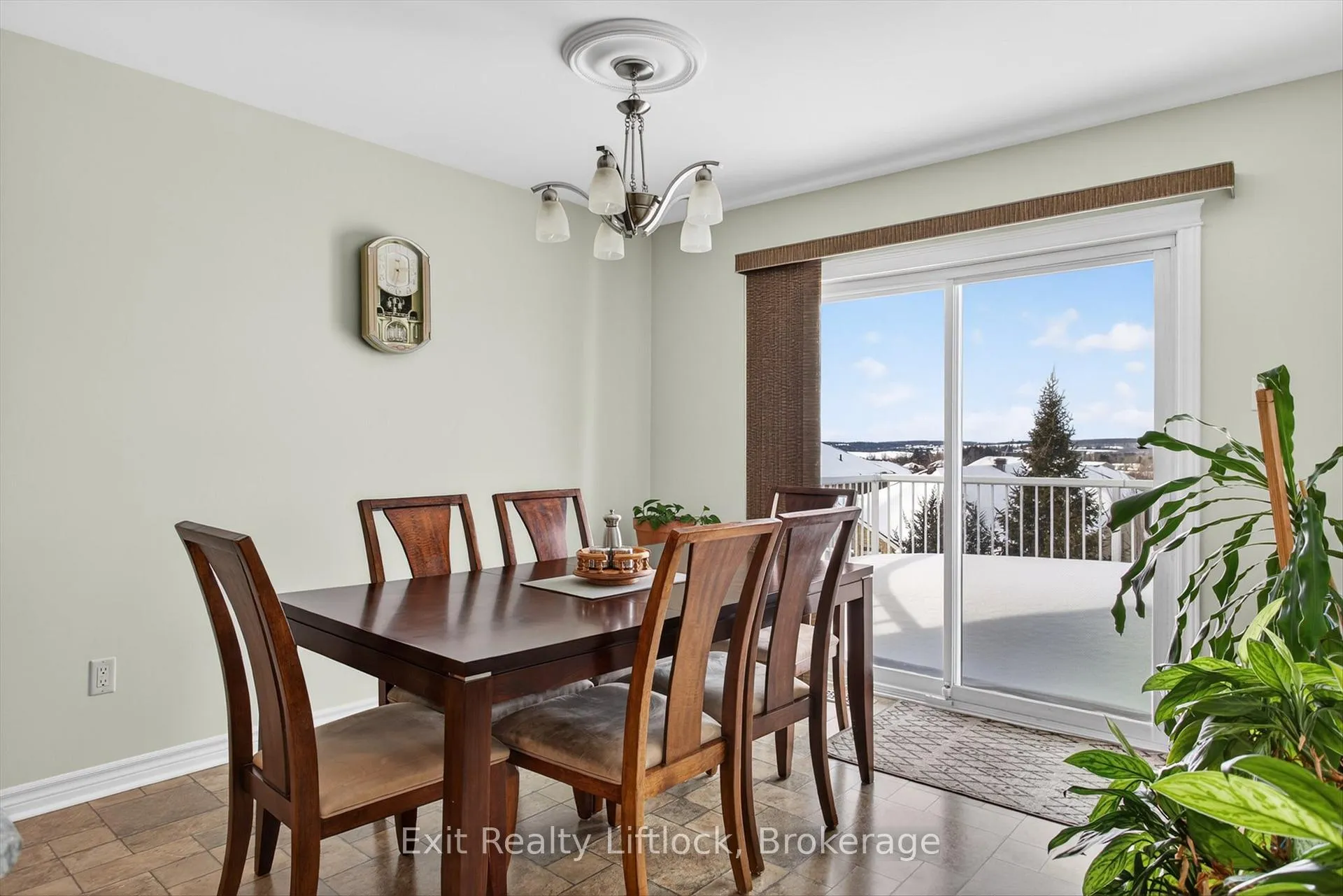 Photo 9 of 1724 Glenforest Boulevard, Peterborough, Monaghan Ward 2 — HOMEH