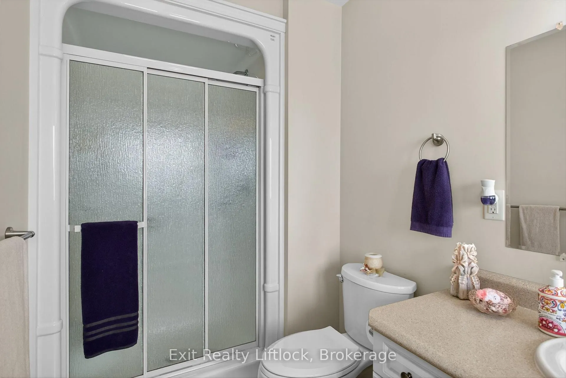 Photo 12 of 1724 Glenforest Boulevard, Peterborough, Monaghan Ward 2 — HOMEH