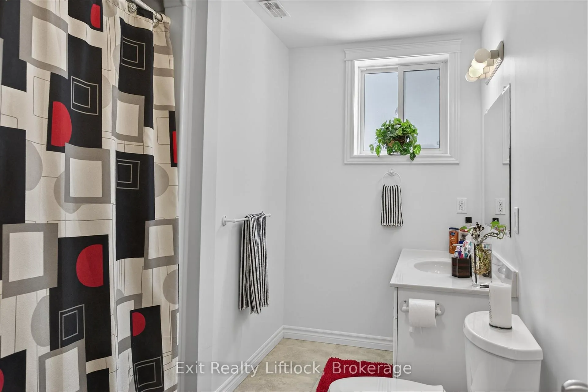 Photo 21 of 1724 Glenforest Boulevard, Peterborough, Monaghan Ward 2 — HOMEH