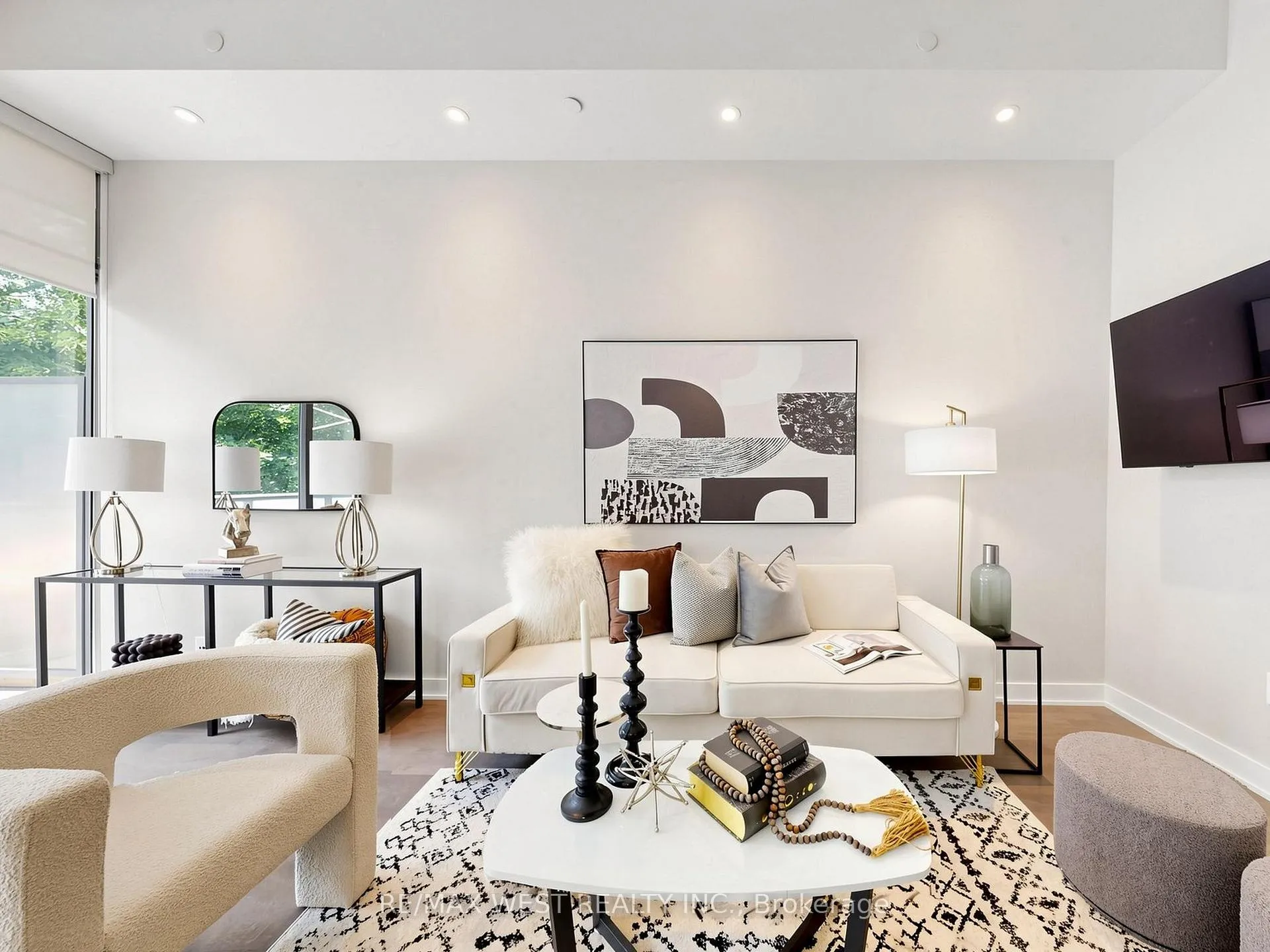 Photo 5 of Unit 314, 1815 Yonge Street, Toronto, Mount Pleasant West — HOMEH