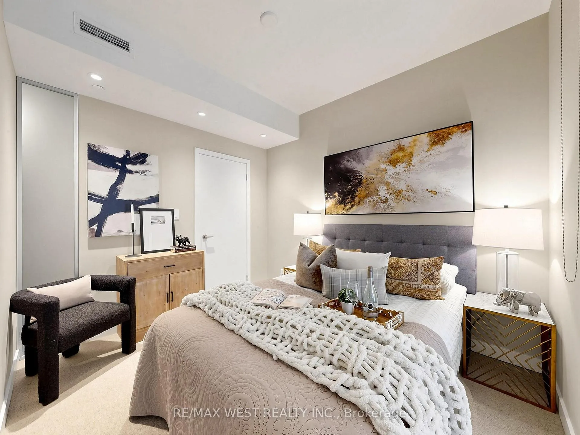 Photo 17 of Unit 314, 1815 Yonge Street, Toronto, Mount Pleasant West — HOMEH