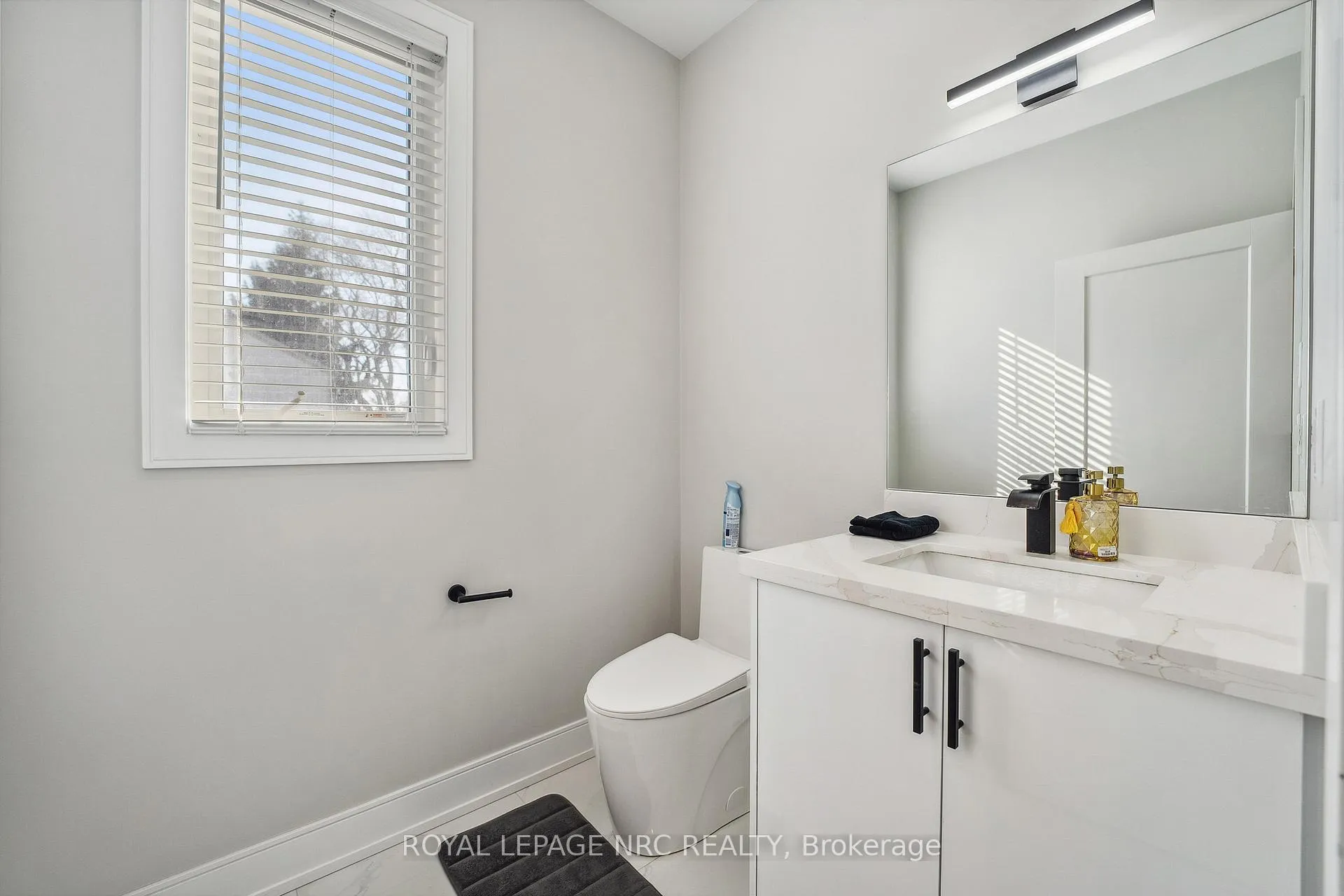 Photo 10 of Unit Upper, 668 Quaker Road, Welland, N. Welland — HOMEH