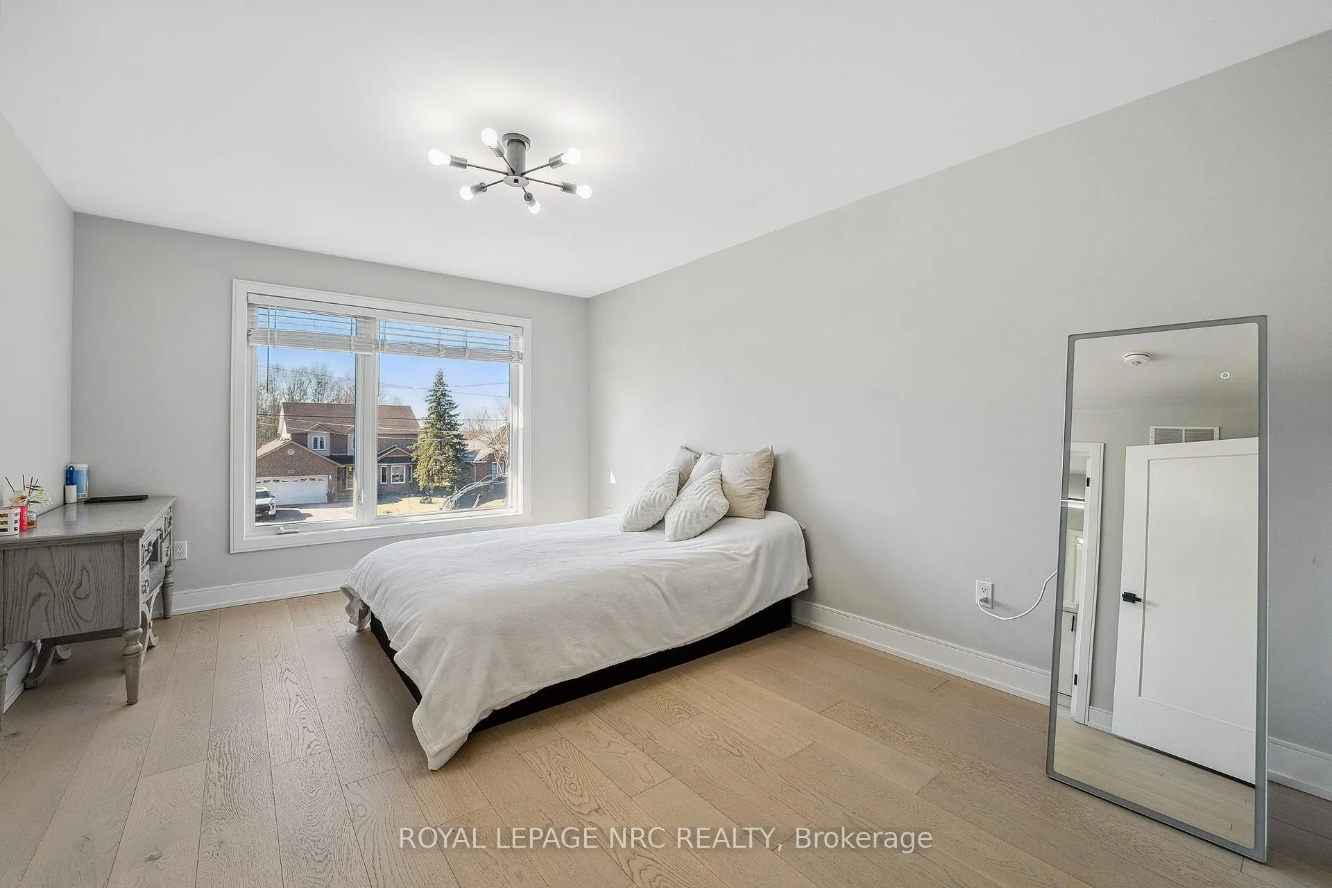Photo 11 of Unit Upper, 668 Quaker Road, Welland, N. Welland — HOMEH