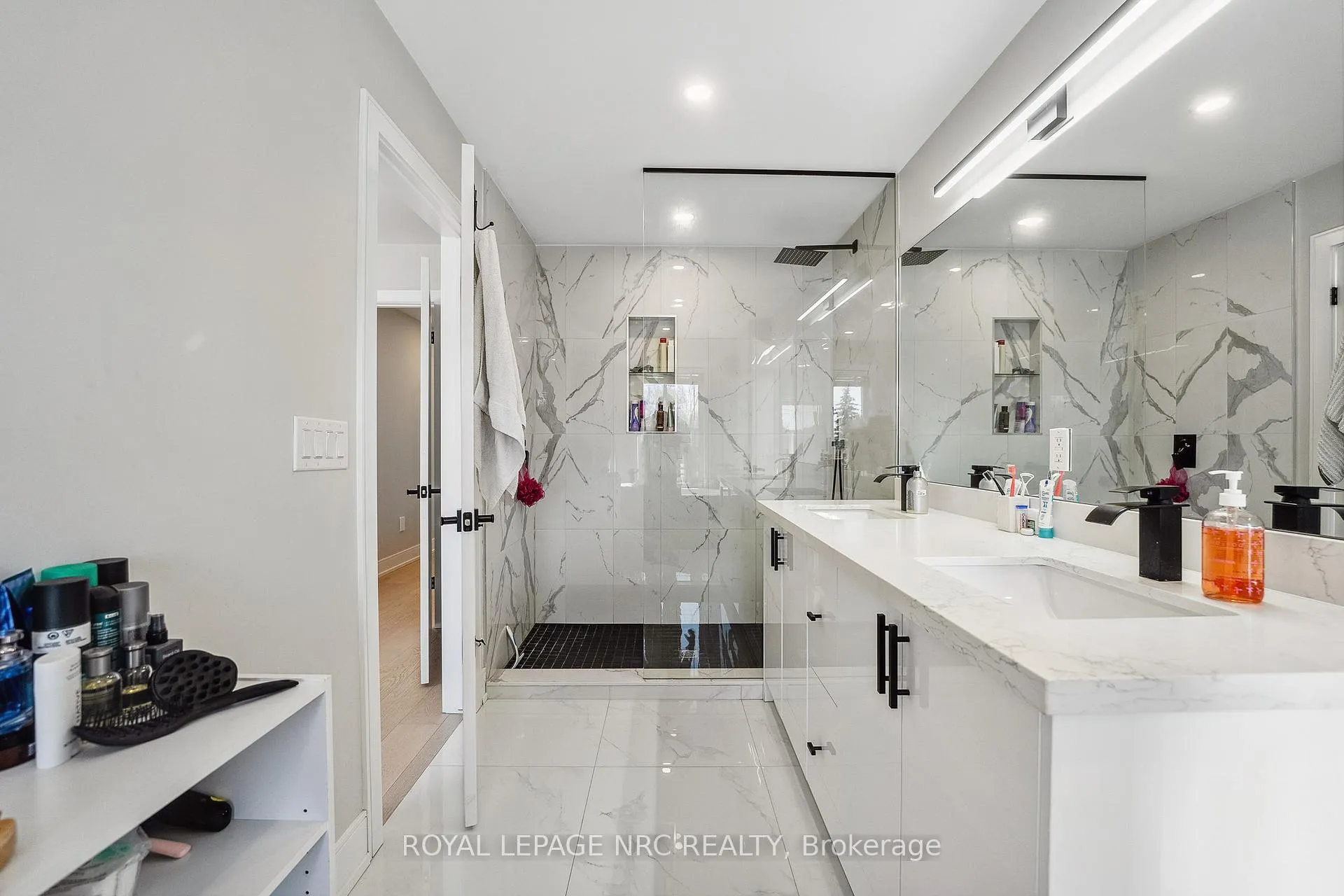 Photo 15 of Unit Upper, 668 Quaker Road, Welland, N. Welland — HOMEH