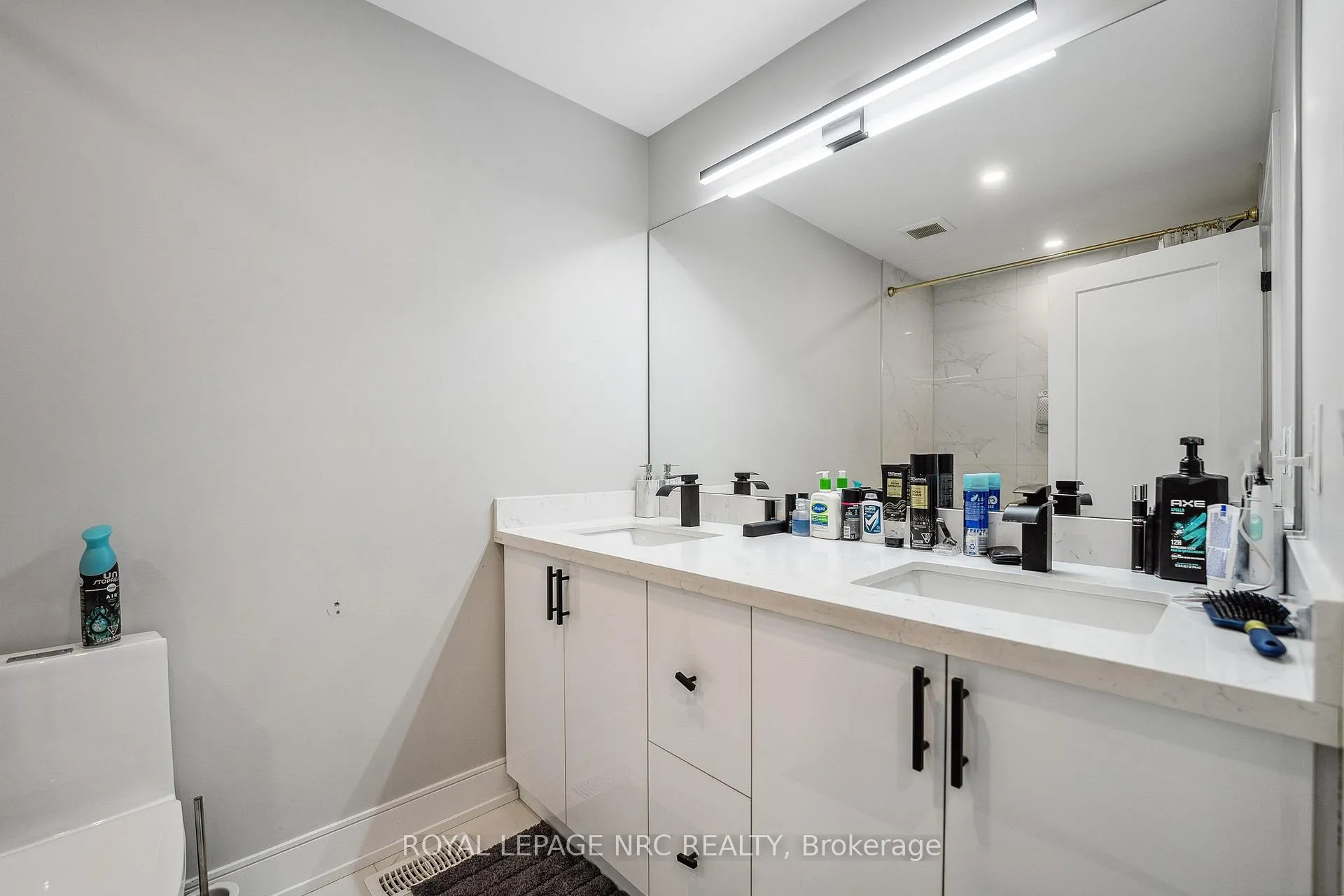 Photo 16 of Unit Upper, 668 Quaker Road, Welland, N. Welland — HOMEH