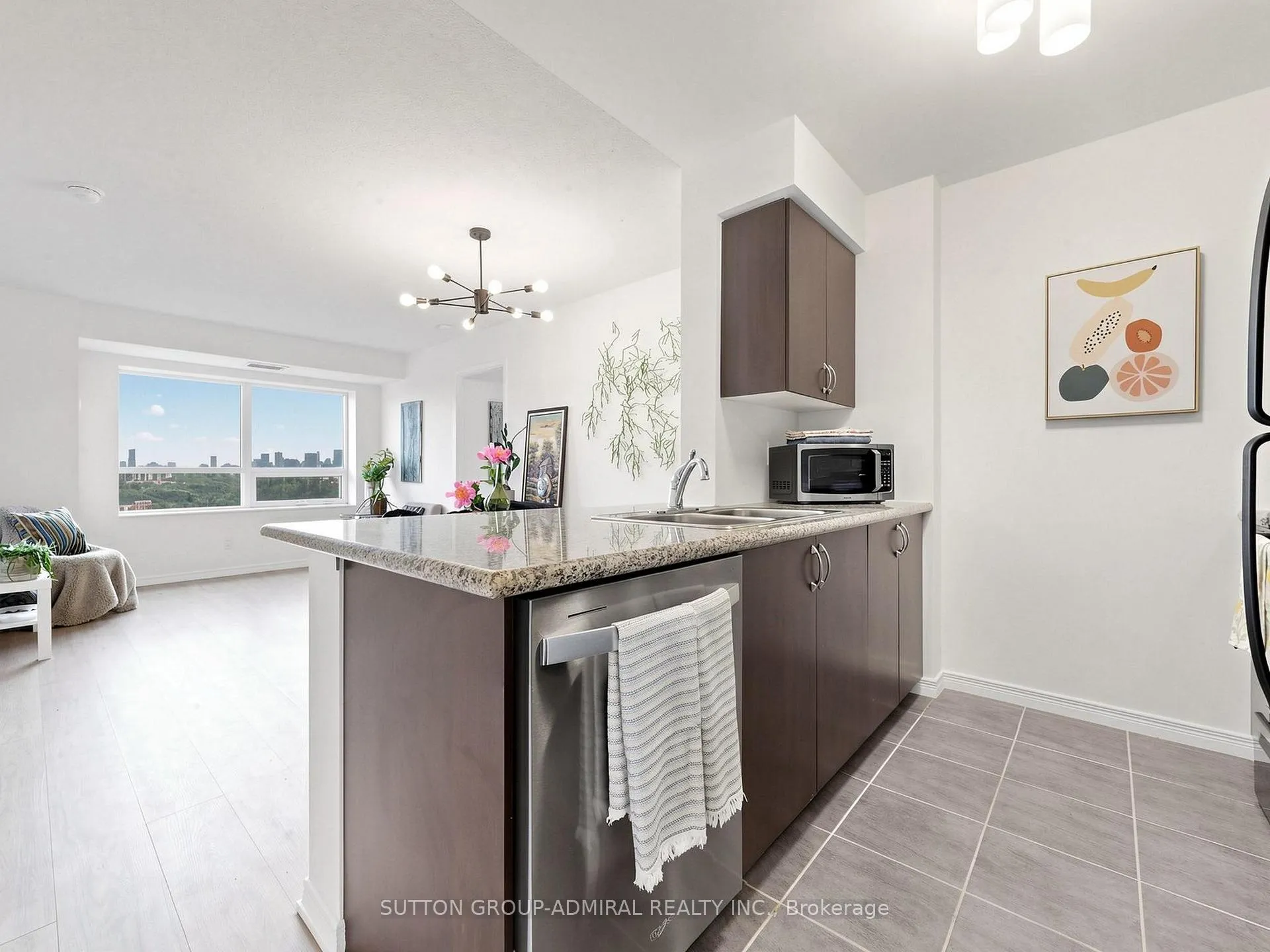 Photo 6 of Unit 1039, 60 Heintzman Street, Toronto, Junction Area — HOMEH