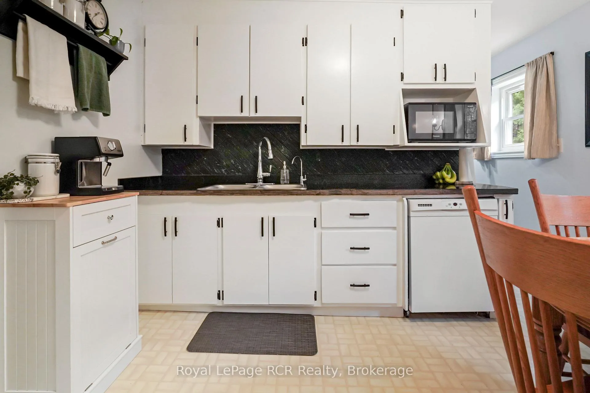 Photo 4 of 84322 Mcnabb Line, Huron East, Brussels — HOMEH