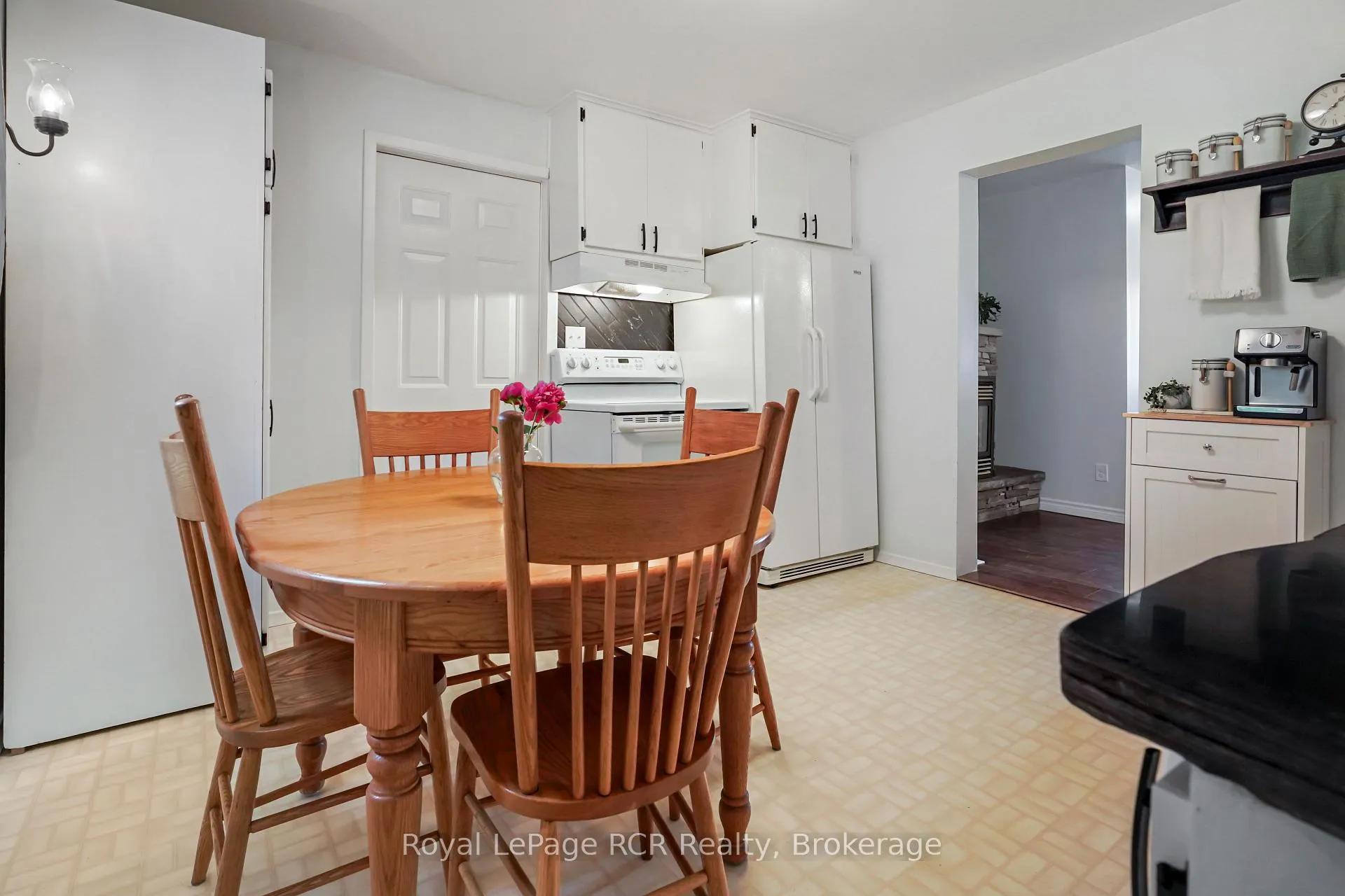 Photo 5 of 84322 Mcnabb Line, Huron East, Brussels — HOMEH
