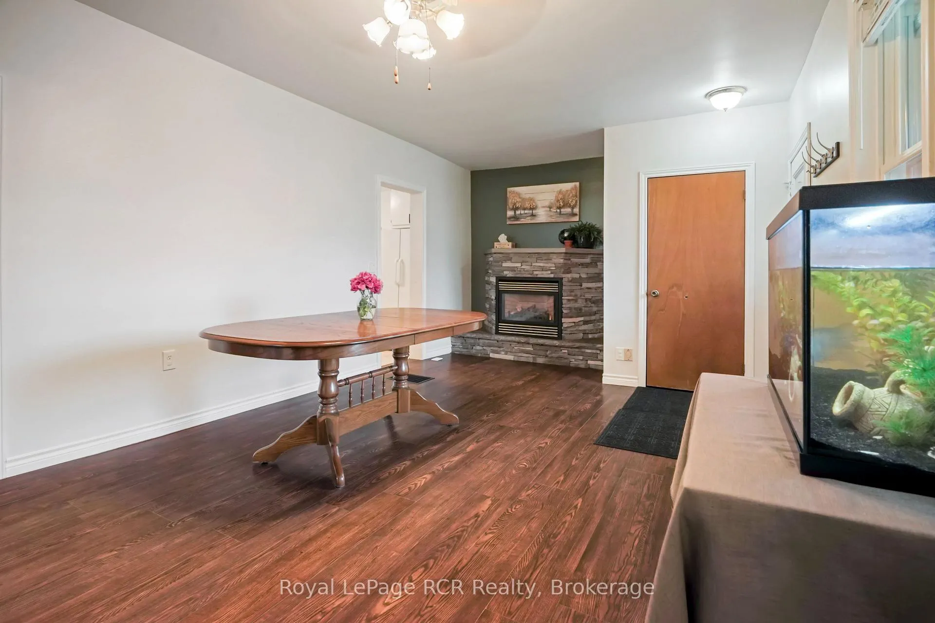 Photo 10 of 84322 Mcnabb Line, Huron East, Brussels — HOMEH