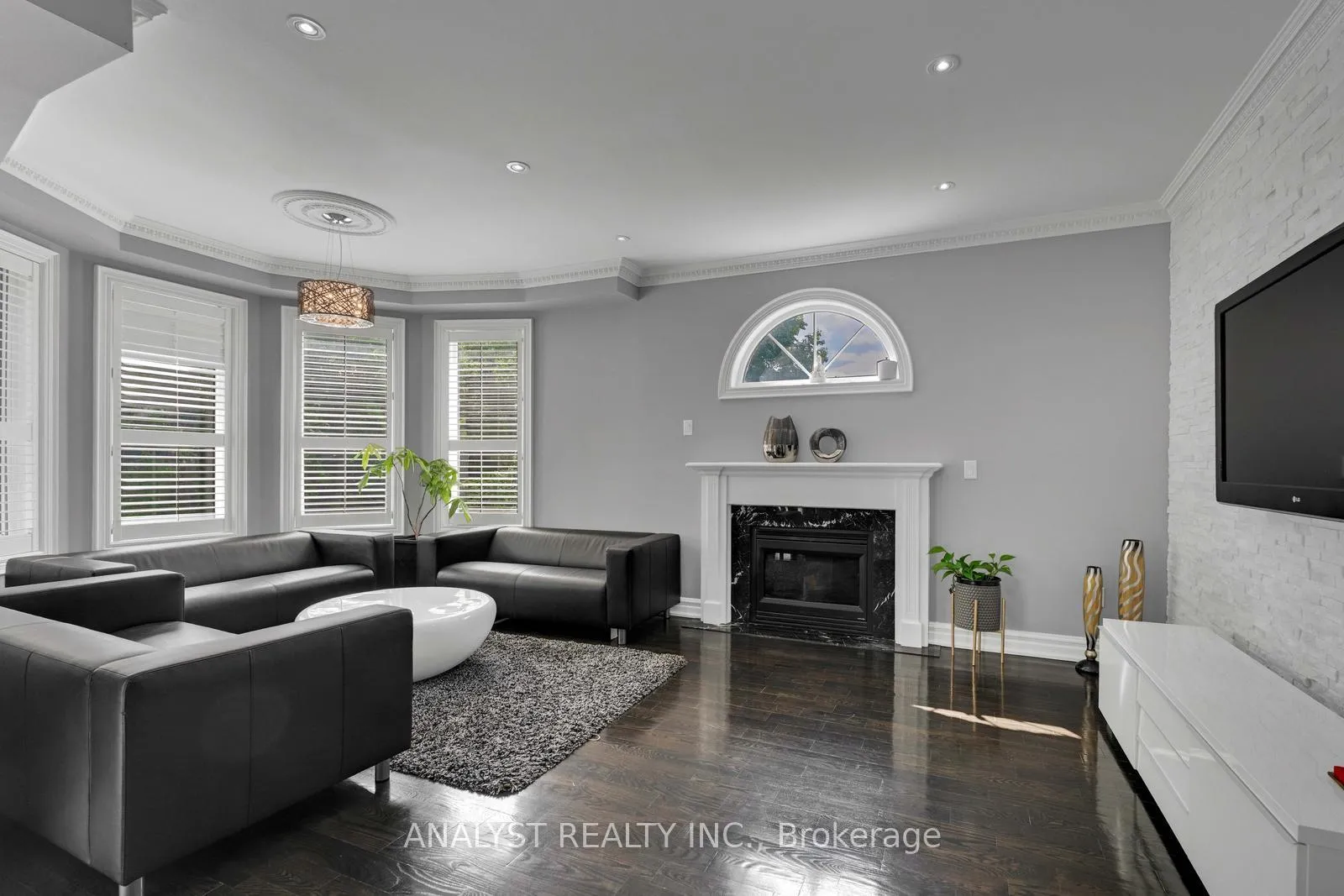Photo 10 of 43 Belsite Court, Vaughan, Kleinburg — HOMEH