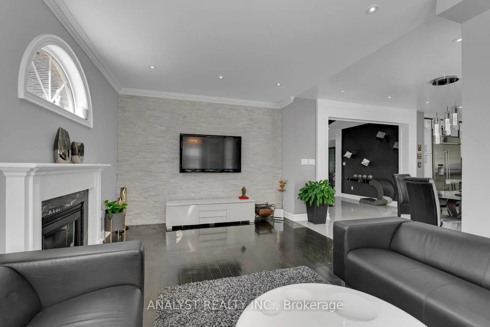 Photo 12 of 43 Belsite Court, Vaughan, Kleinburg — HOMEH