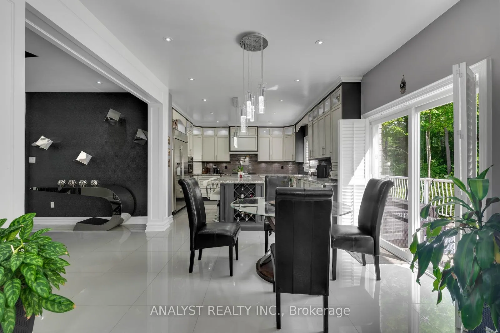 Photo 13 of 43 Belsite Court, Vaughan, Kleinburg — HOMEH