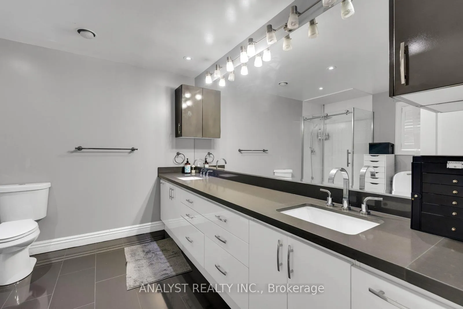Photo 27 of 43 Belsite Court, Vaughan, Kleinburg — HOMEH
