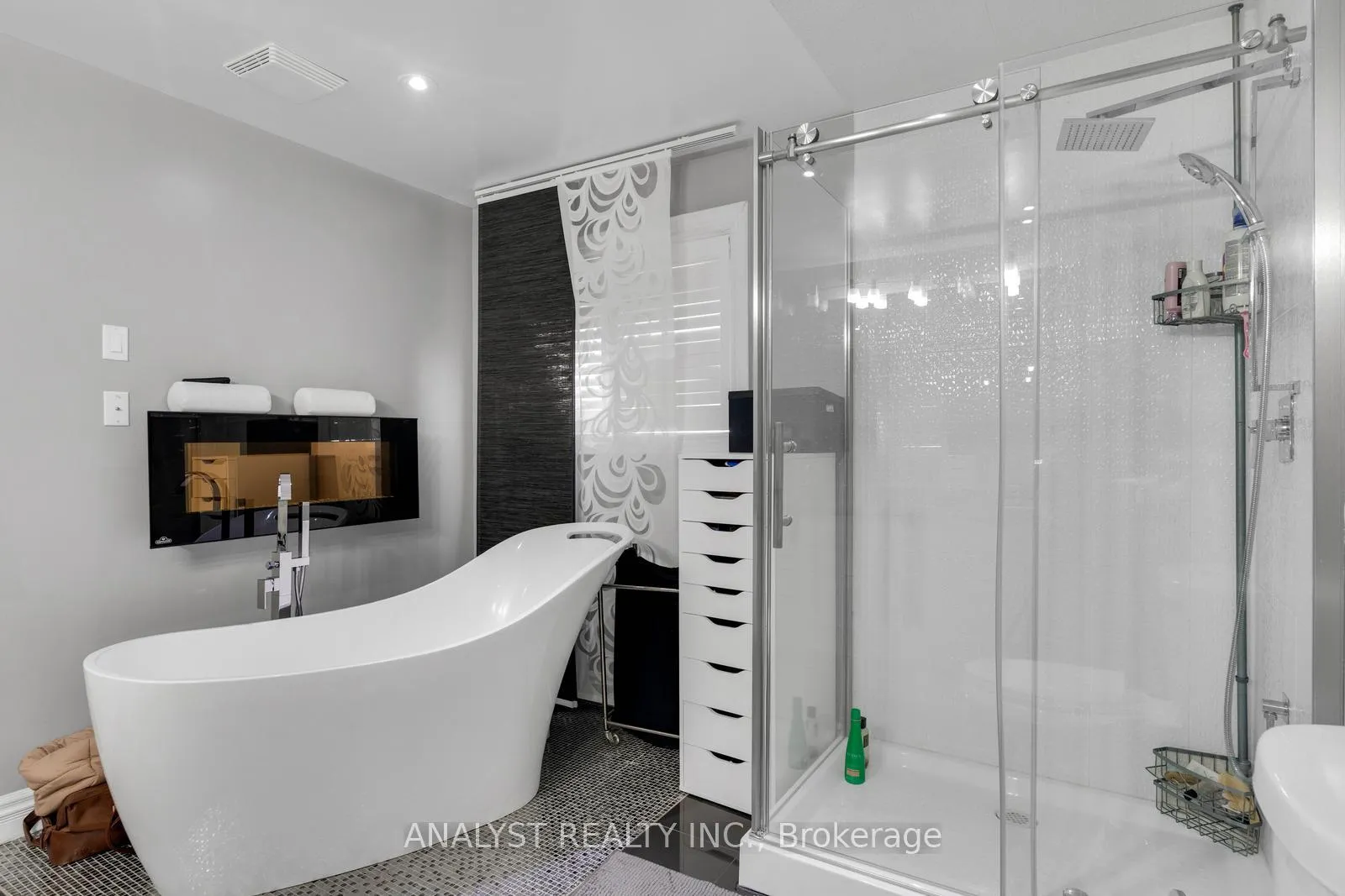 Photo 28 of 43 Belsite Court, Vaughan, Kleinburg — HOMEH