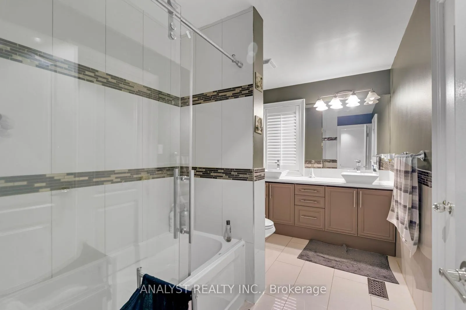 Photo 33 of 43 Belsite Court, Vaughan, Kleinburg — HOMEH