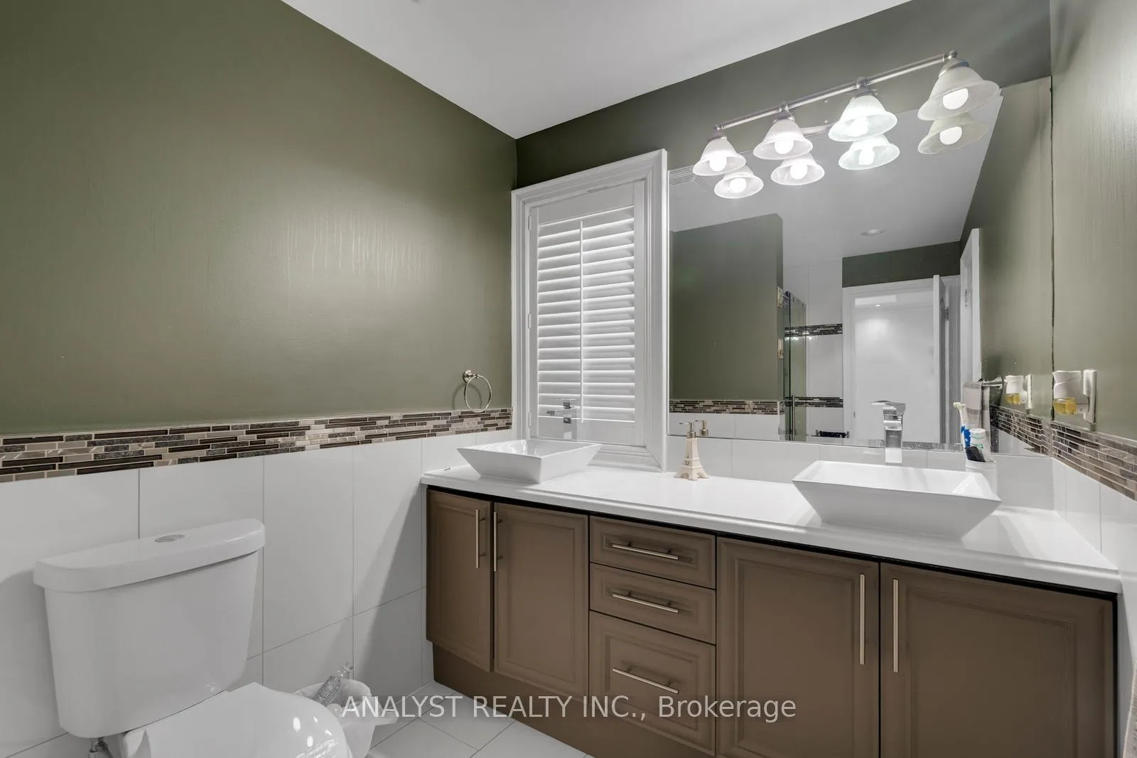 Photo 36 of 43 Belsite Court, Vaughan, Kleinburg — HOMEH