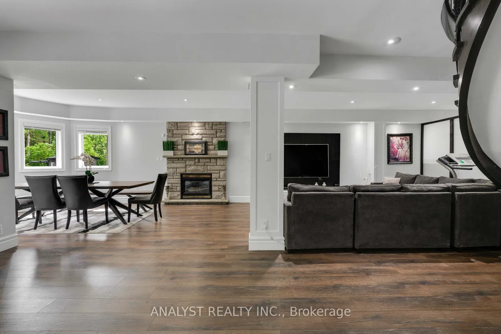 Photo 38 of 43 Belsite Court, Vaughan, Kleinburg — HOMEH