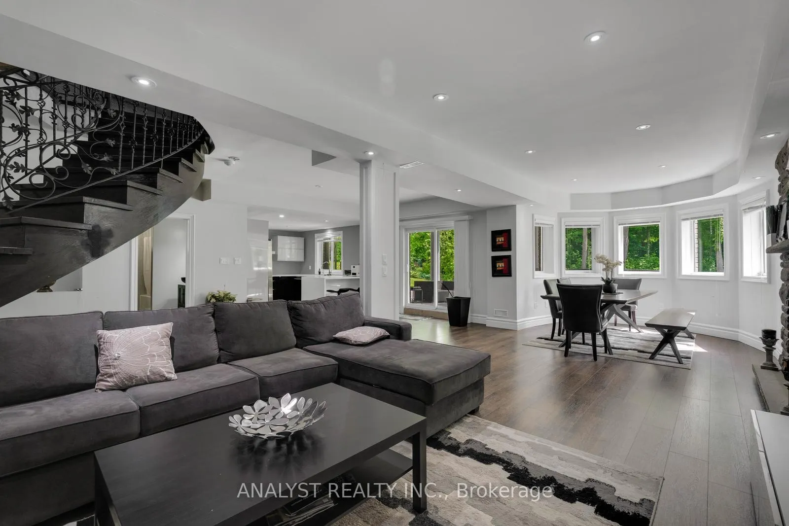 Photo 40 of 43 Belsite Court, Vaughan, Kleinburg — HOMEH