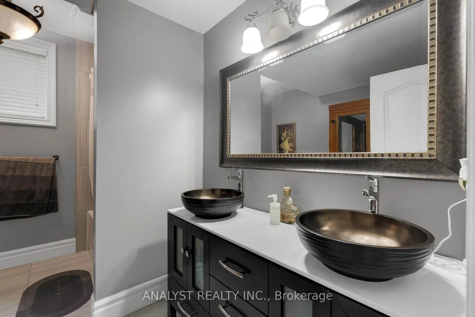 Photo 44 of 43 Belsite Court, Vaughan, Kleinburg — HOMEH