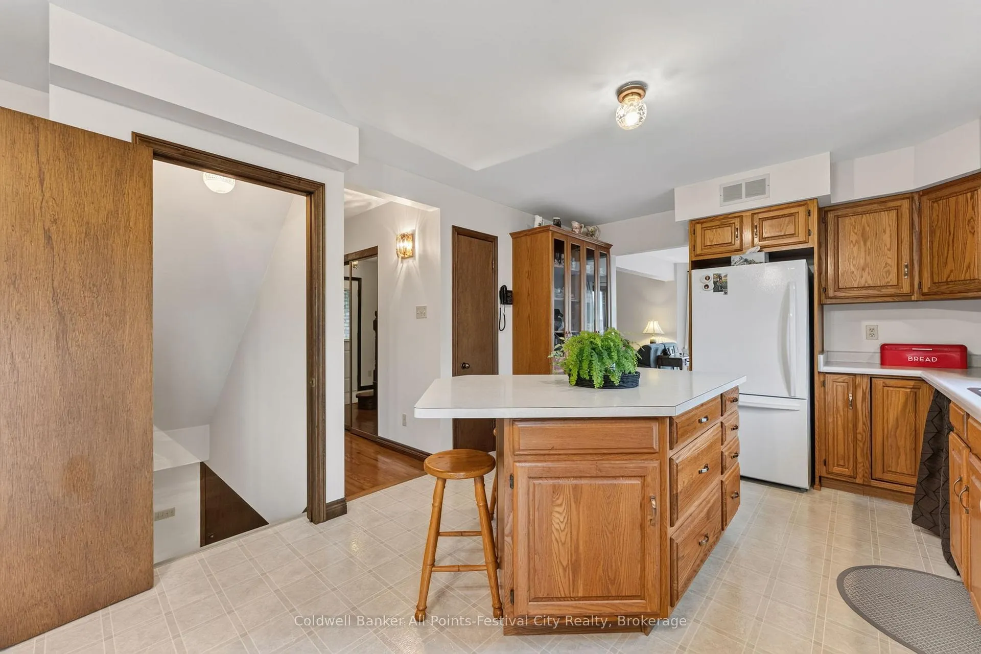 Photo 13 of 396 Eldon Street, Goderich, Goderich (Town) — HOMEH