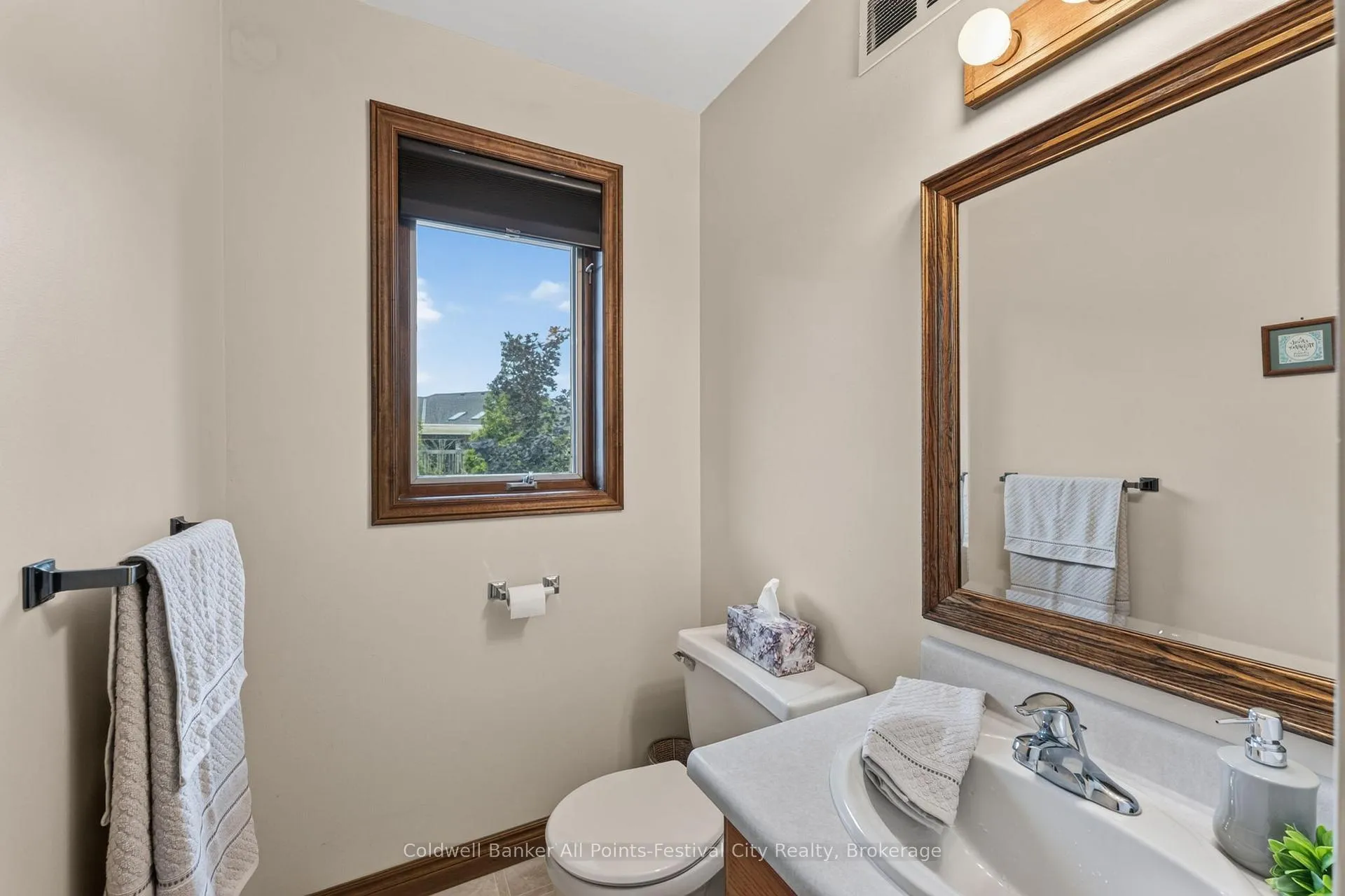 Photo 15 of 396 Eldon Street, Goderich, Goderich (Town) — HOMEH
