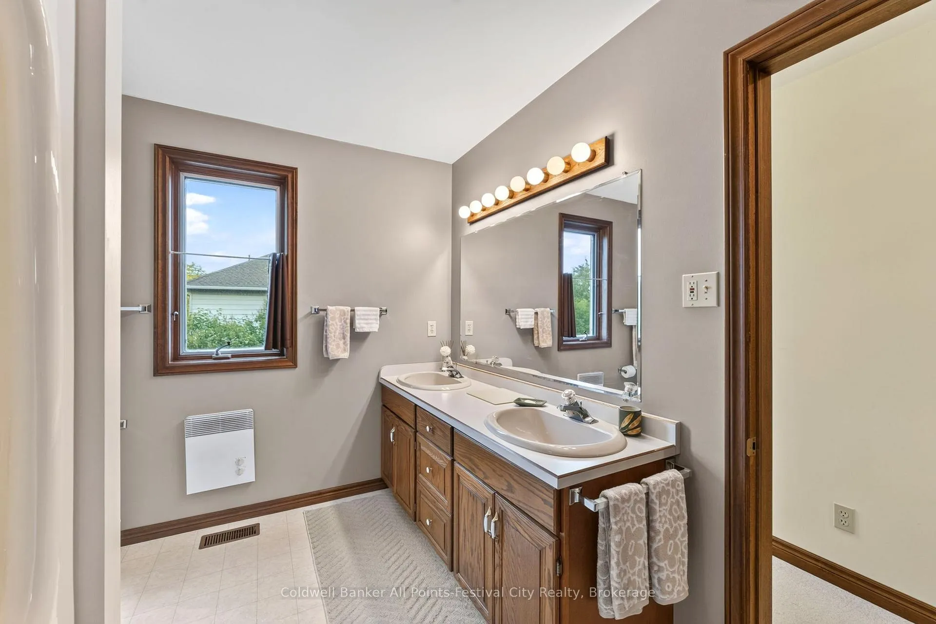 Photo 19 of 396 Eldon Street, Goderich, Goderich (Town) — HOMEH